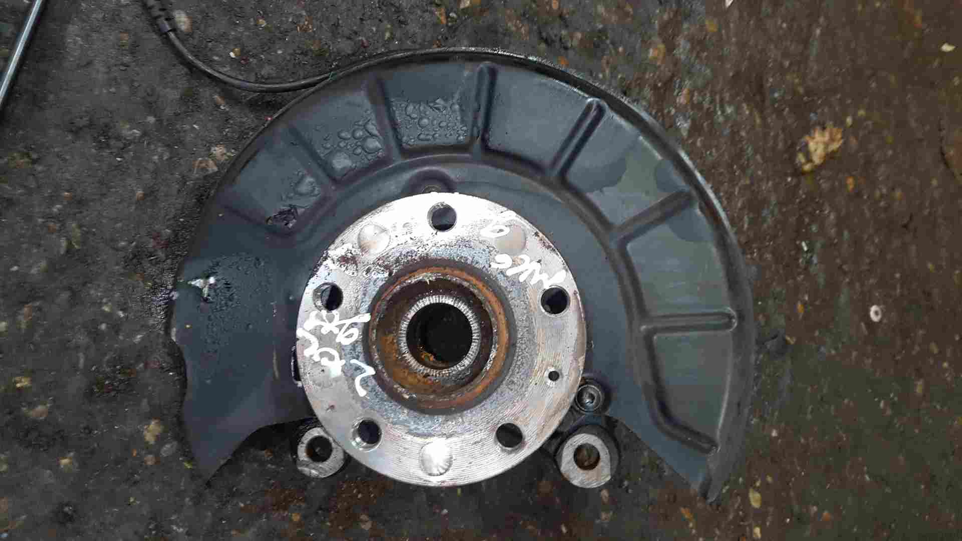 Volkswagen Golf MK6 2009-2012 2.0 GTI Drivers OSF Front Wheel HUB