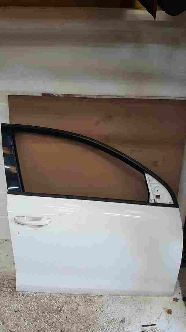 Volkswagen Golf MK6 2009-2012 Drivers OSF Front Door White Lb9a 5Dr