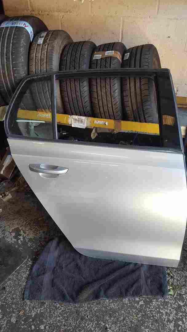 Volkswagen Golf MK6 2009-2012 Drivers OSR Rear Door Silver La7w 5Dr