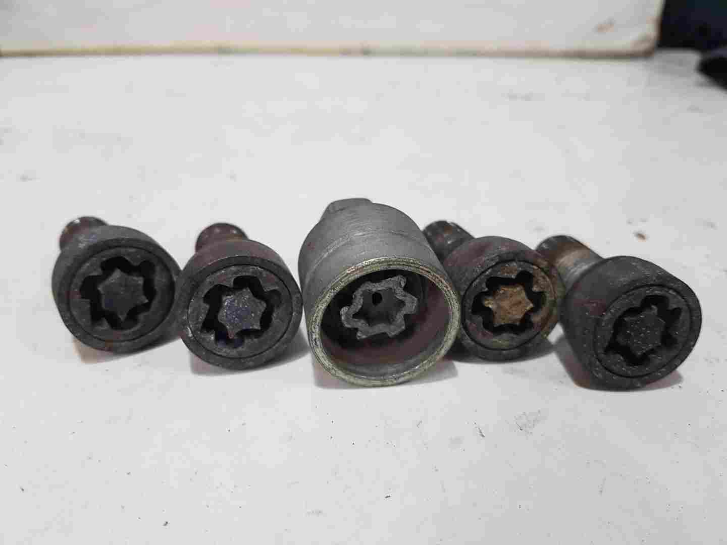 Volkswagen Golf MK6 2009-2012 Locking Wheel NUT Set