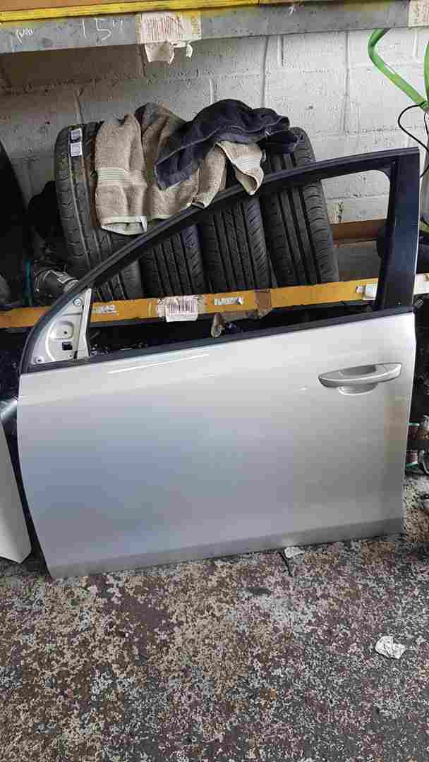 Volkswagen Golf MK6 2009-2012 Passenger NSF Front Door Silver Leaf Lr7l 5Dr
