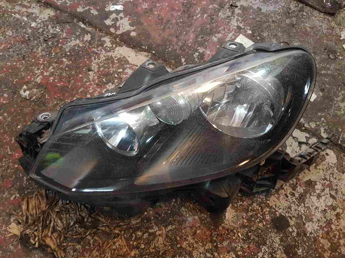 Volkswagen Golf MK6 2009-2012 Passenger NSF Front Headlight 5K2941005h