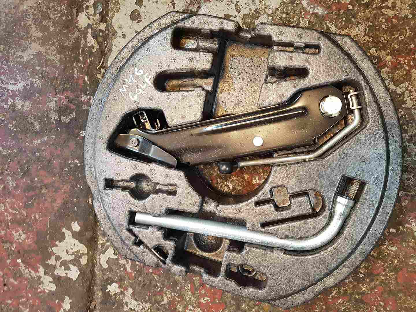 Volkswagen Golf MK6 2009-2012 Spare Jack + Brace