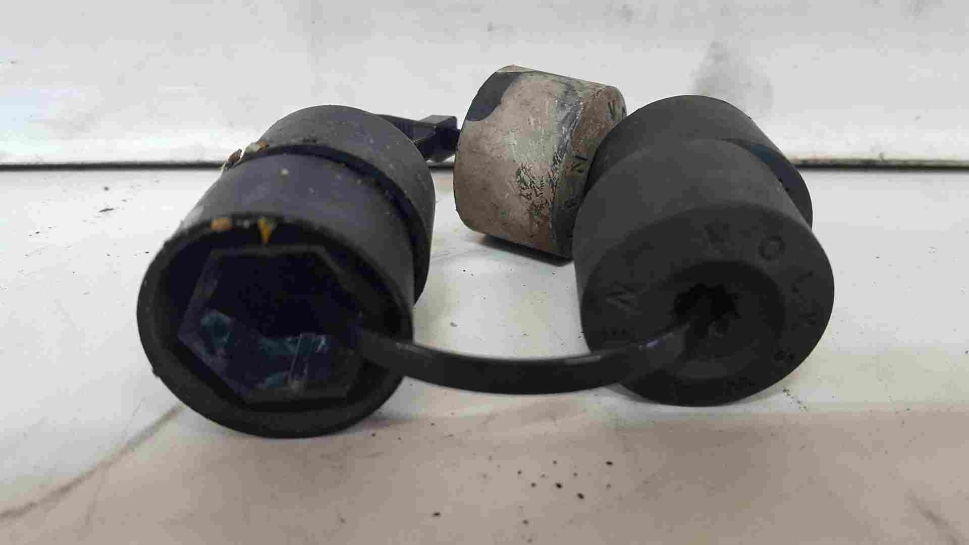 Volkswagen Golf MK5 MK6 20092012 Wheel NUT Cover CAP X5 Store Used