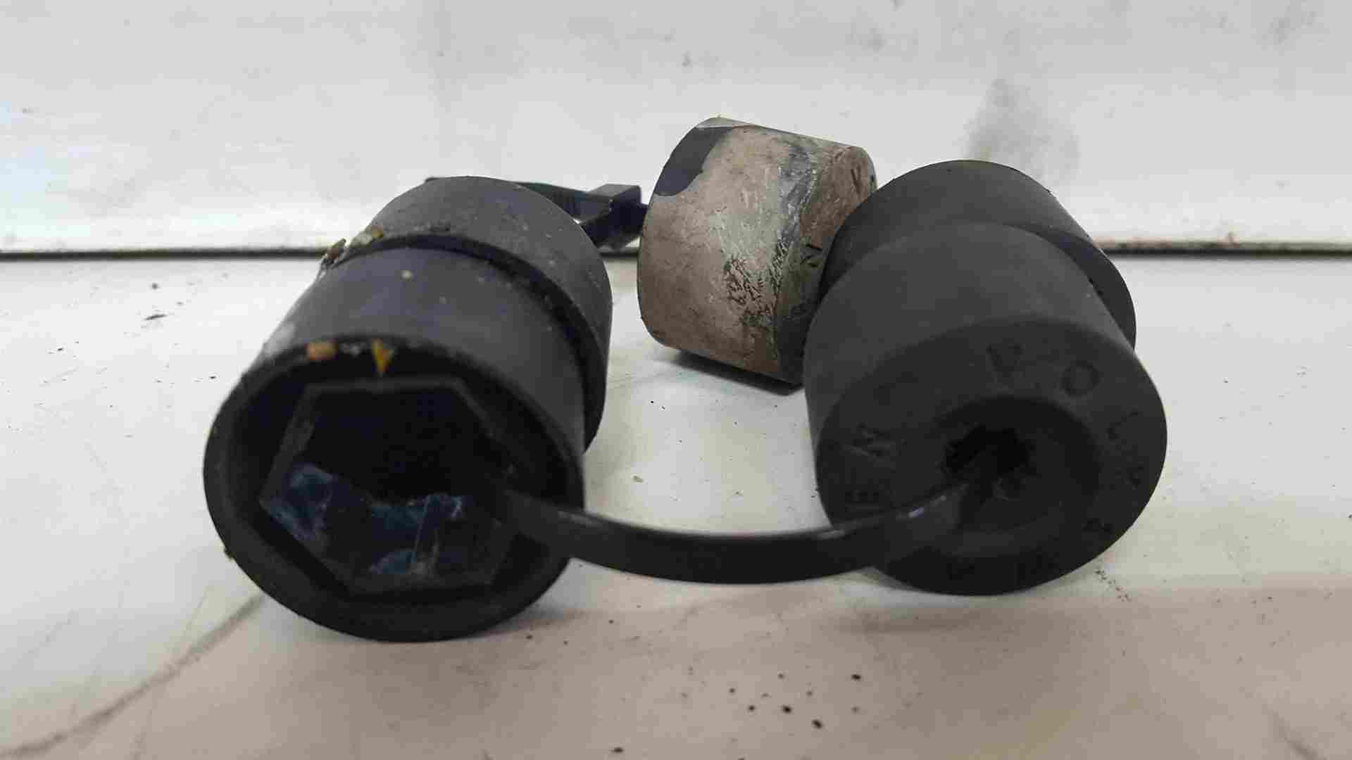 Volkswagen Golf MK5 MK6 20092012 Wheel NUT Cover CAP X5 Store Used