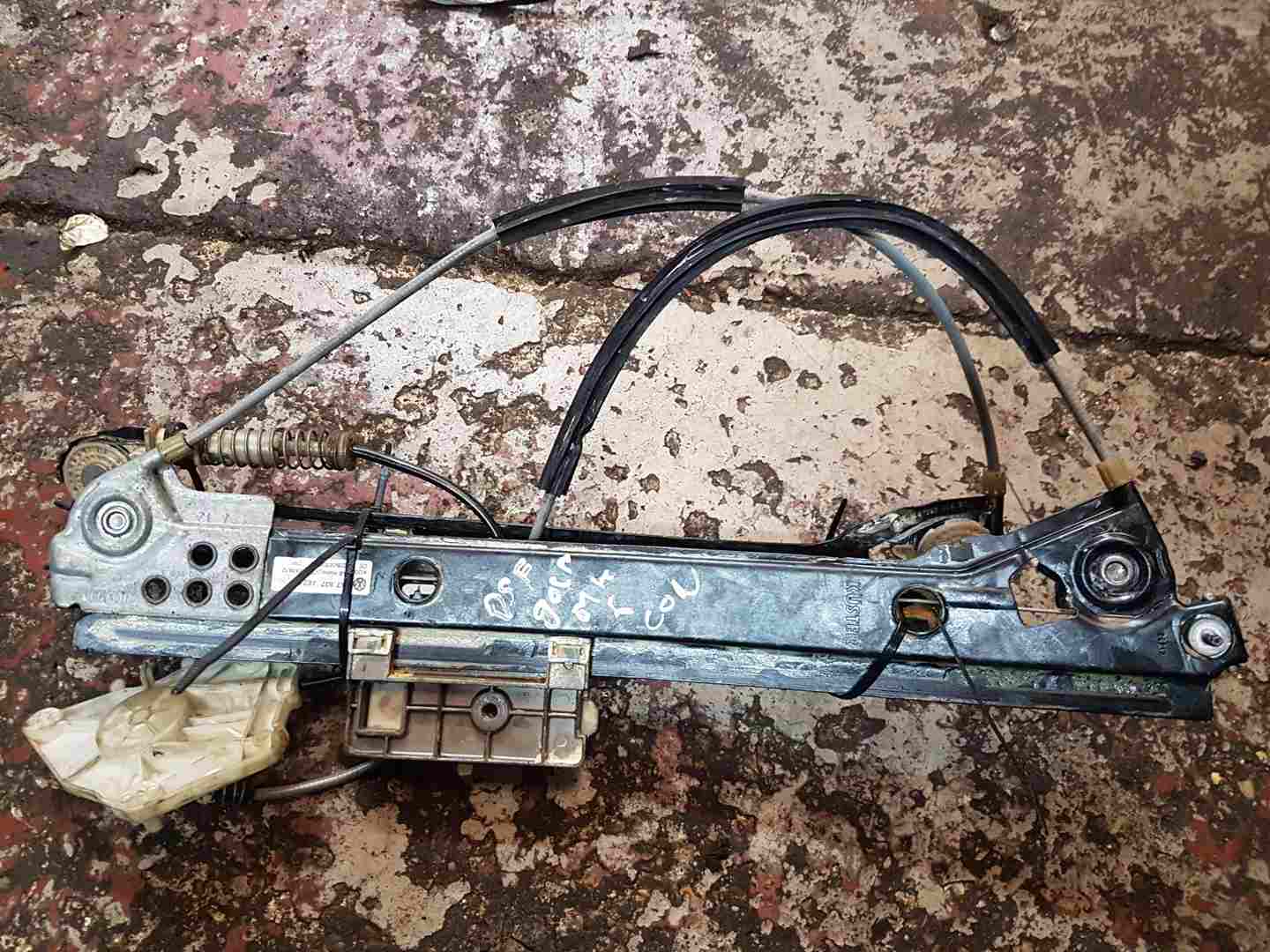 Volkswagen Golf MK6 Convertible 2009-2012 Drivers OSF Window Regulator