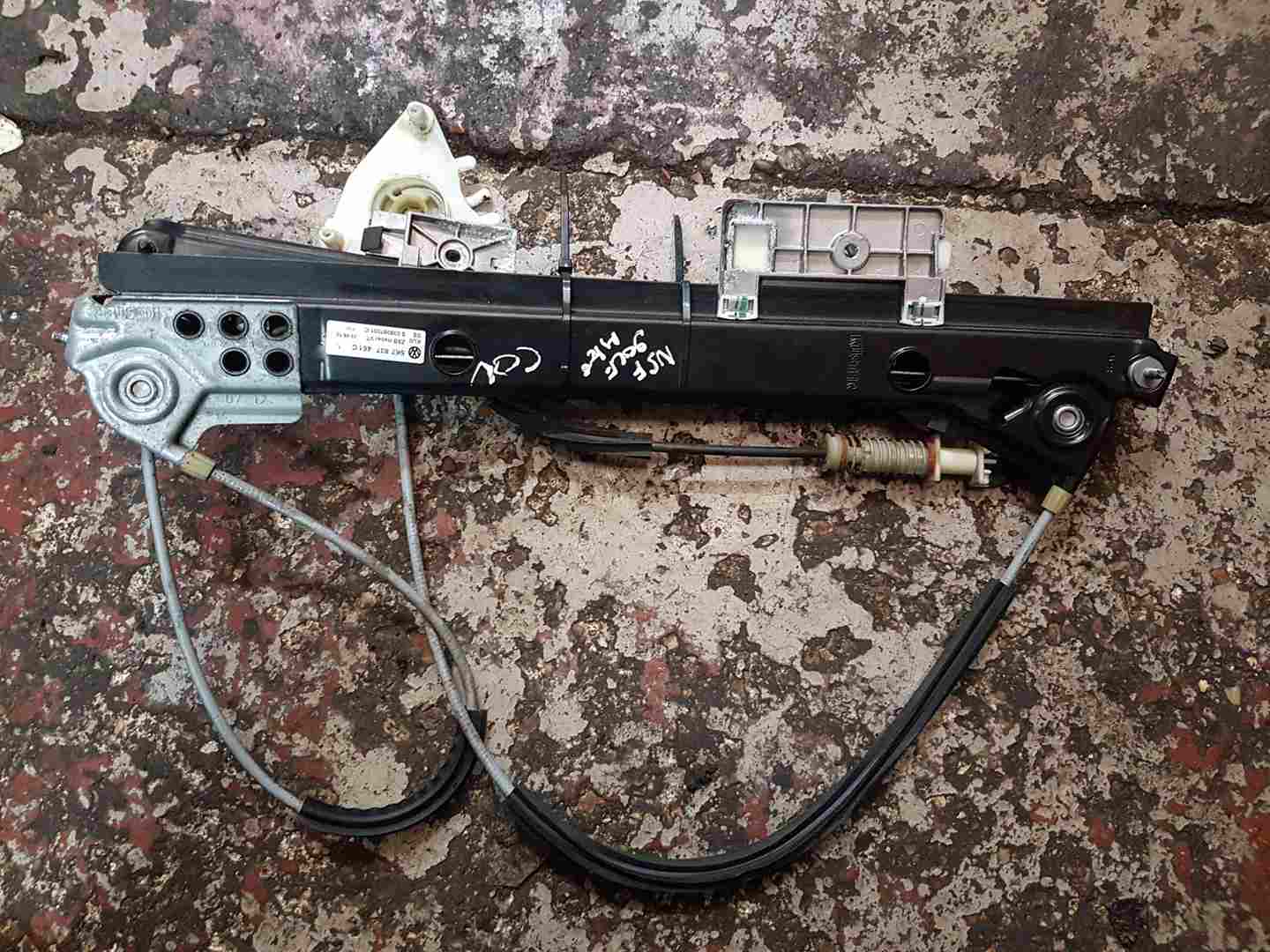 Volkswagen Golf MK6 Convertible 2009-2012 Passenger NSF Window Regulator
