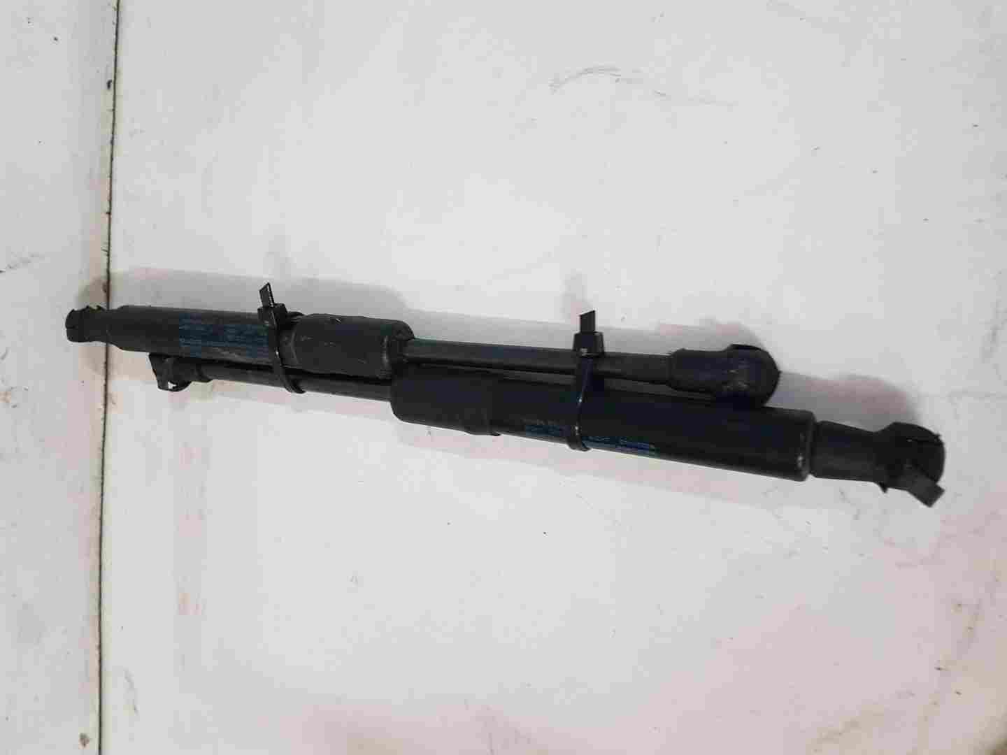 Volkswagen Golf MK6 Convertible 2009-2012 Rear Boot Struts Pair 5K7827550B