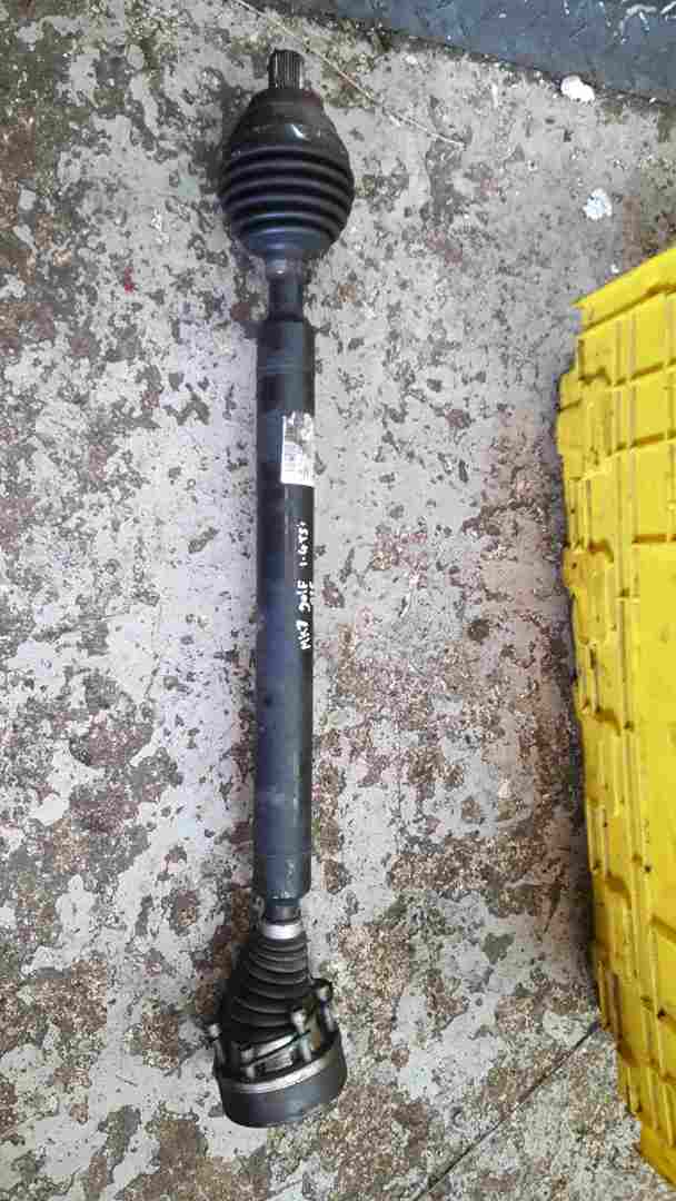 Volkswagen Golf MK7 2012-2017 1.4 TSi Drivers OSF Front Driveshaft Auto