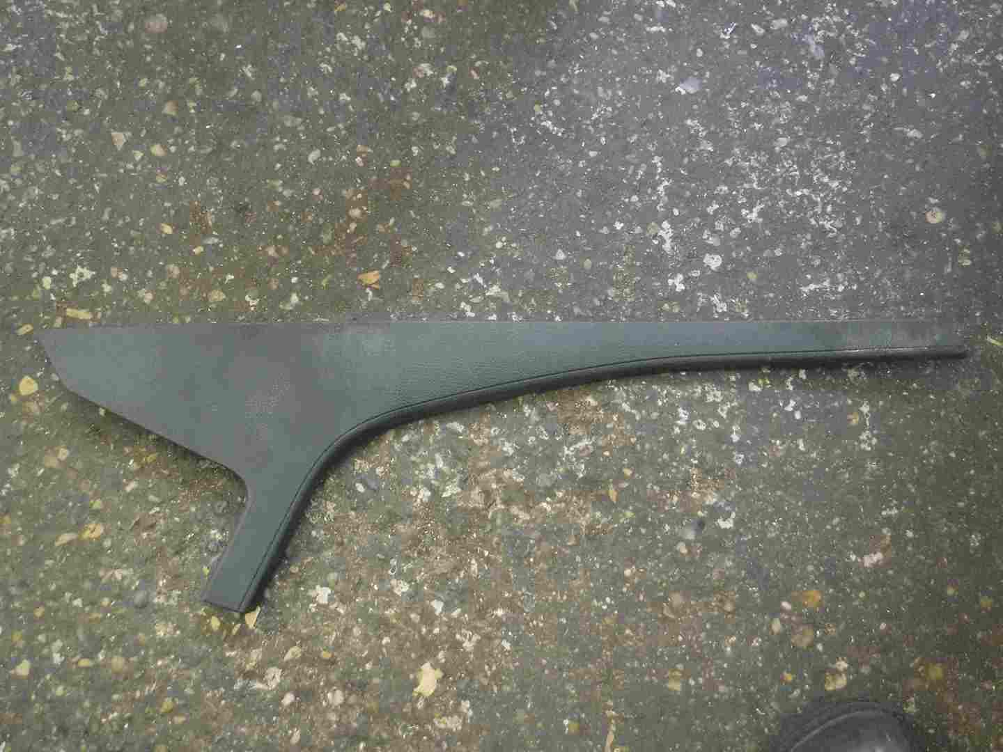Volkswagen Golf MK7 2012-2017 Drivers OSF Front Centre Console Trim Plastic