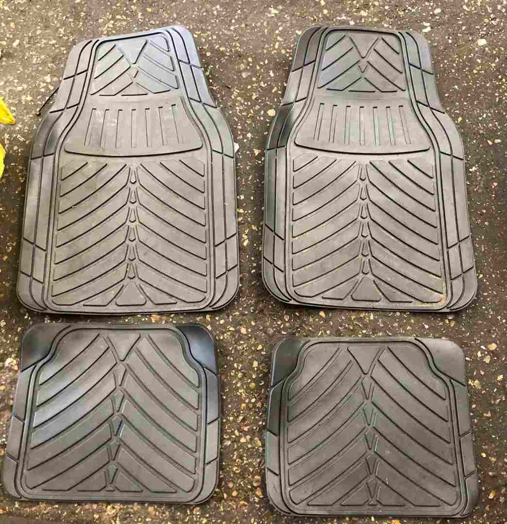 Volkswagen Golf MK7 2012-2017 Floor Rubber MAT Mats SET Of 4  