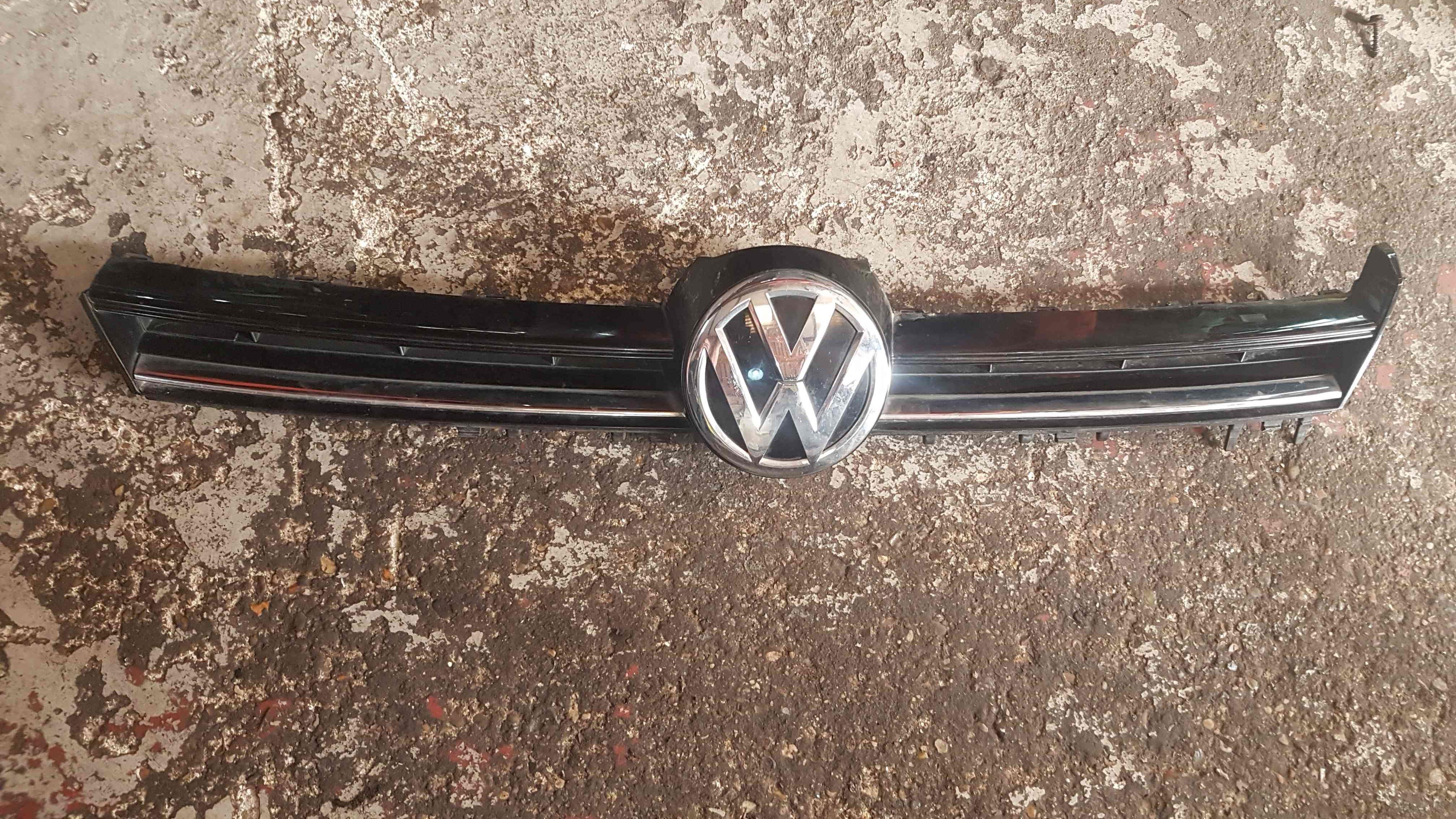 Volkswagen Golf MK7 2012-2017 Front Bumper Grill Insert Black Lc9x Broken