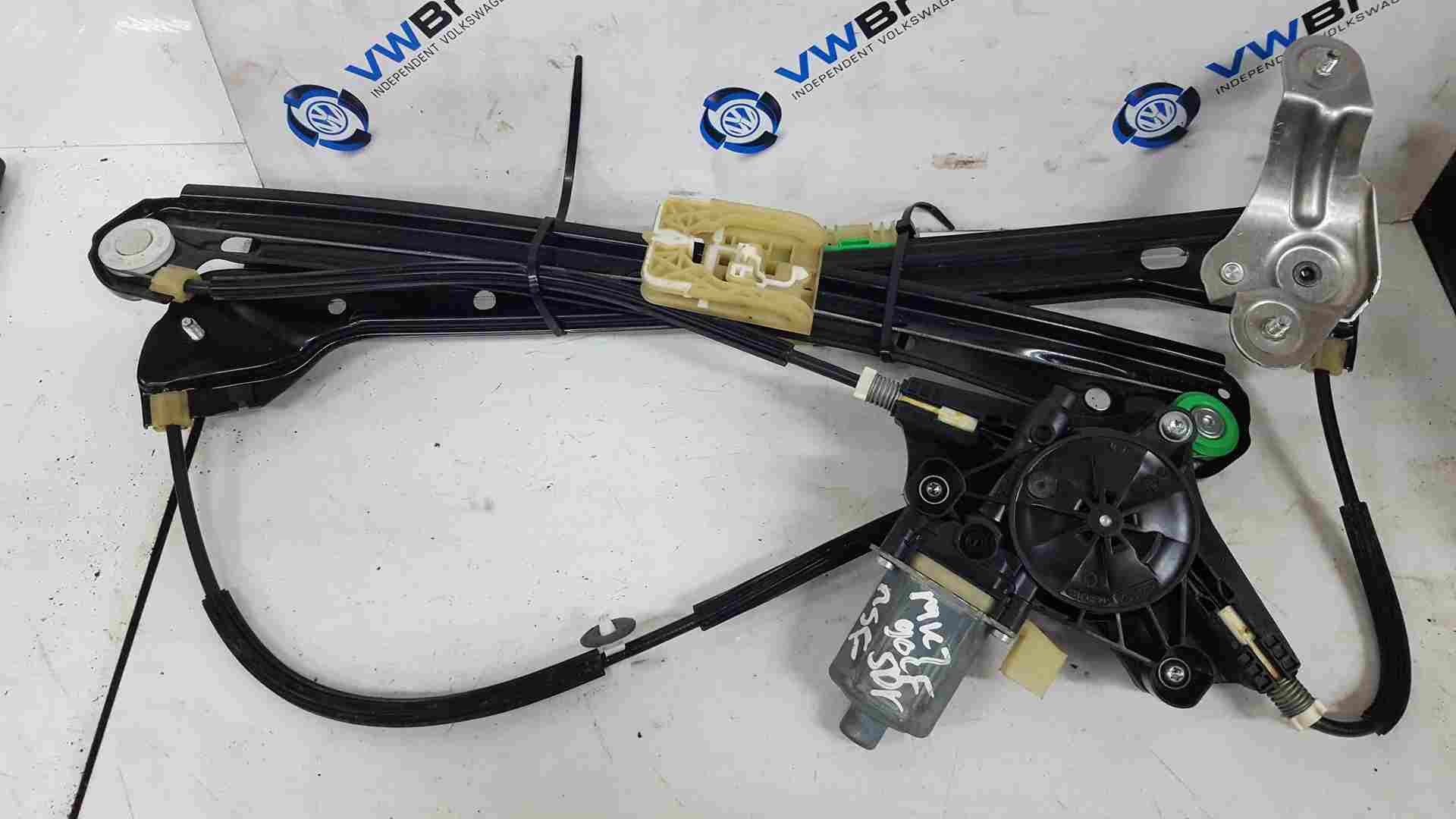 Volkswagen Golf MK7 2012-2017 Passenger NSF Front Window Regulator   Motor 5dr