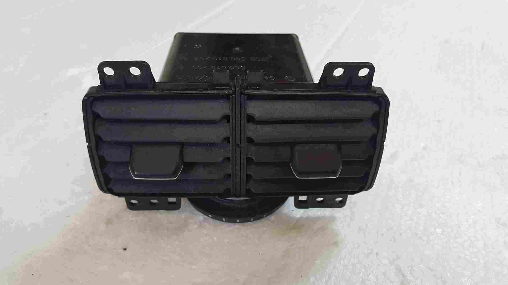 Volkswagen Golf MK7 2012-2017 Rear Centre Vent 5G0819209 5G0819203D