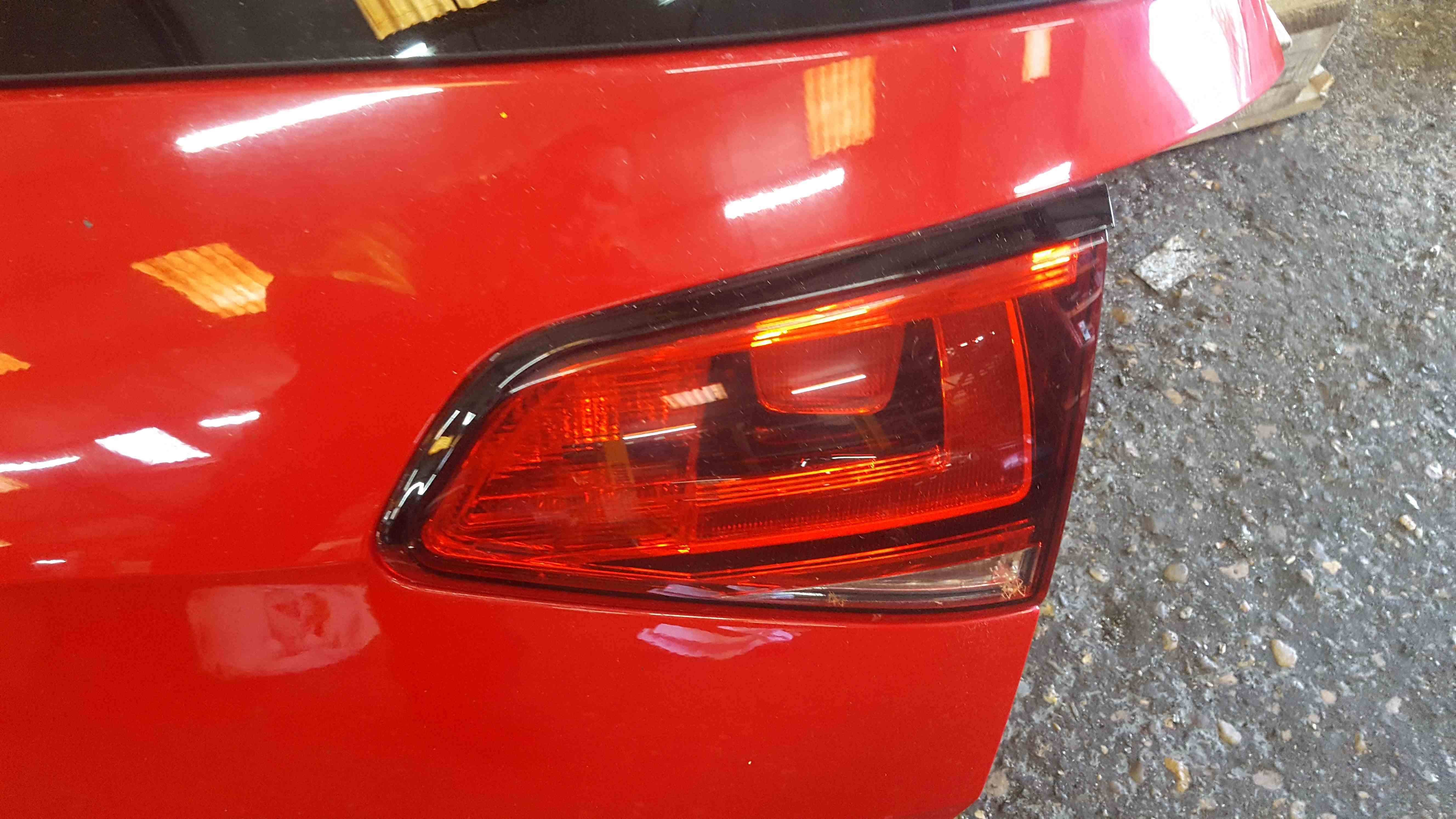 Volkswagen Golf MK7 2012-2017 Rear Tailgate Boot RED Ly3d Spoiler Wiper Delete