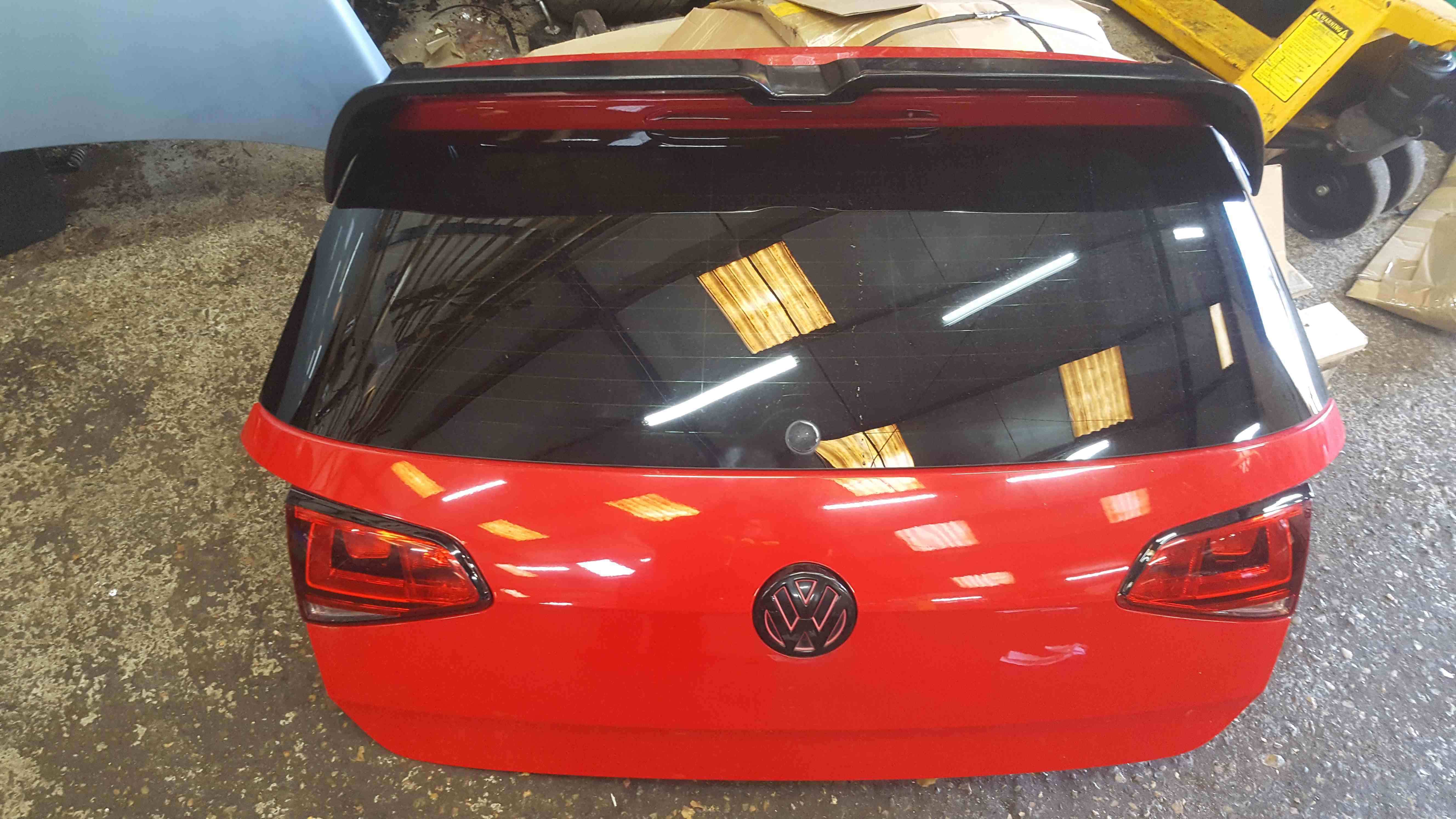 Volkswagen Golf MK7 2012-2017 Rear Tailgate Boot RED Ly3d Spoiler Wiper Delete