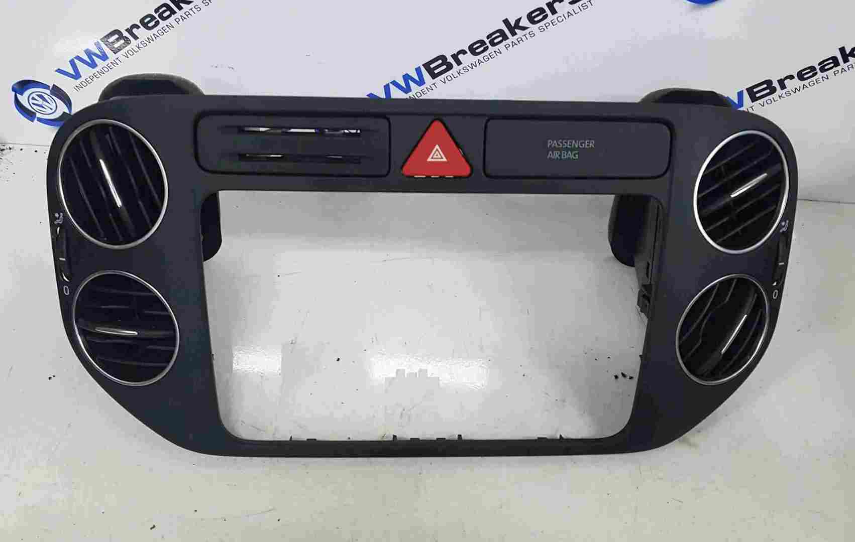 Volkswagen Golf Plus 2009-2012 Centre Heater Vents Radio Trim Surround Hazard