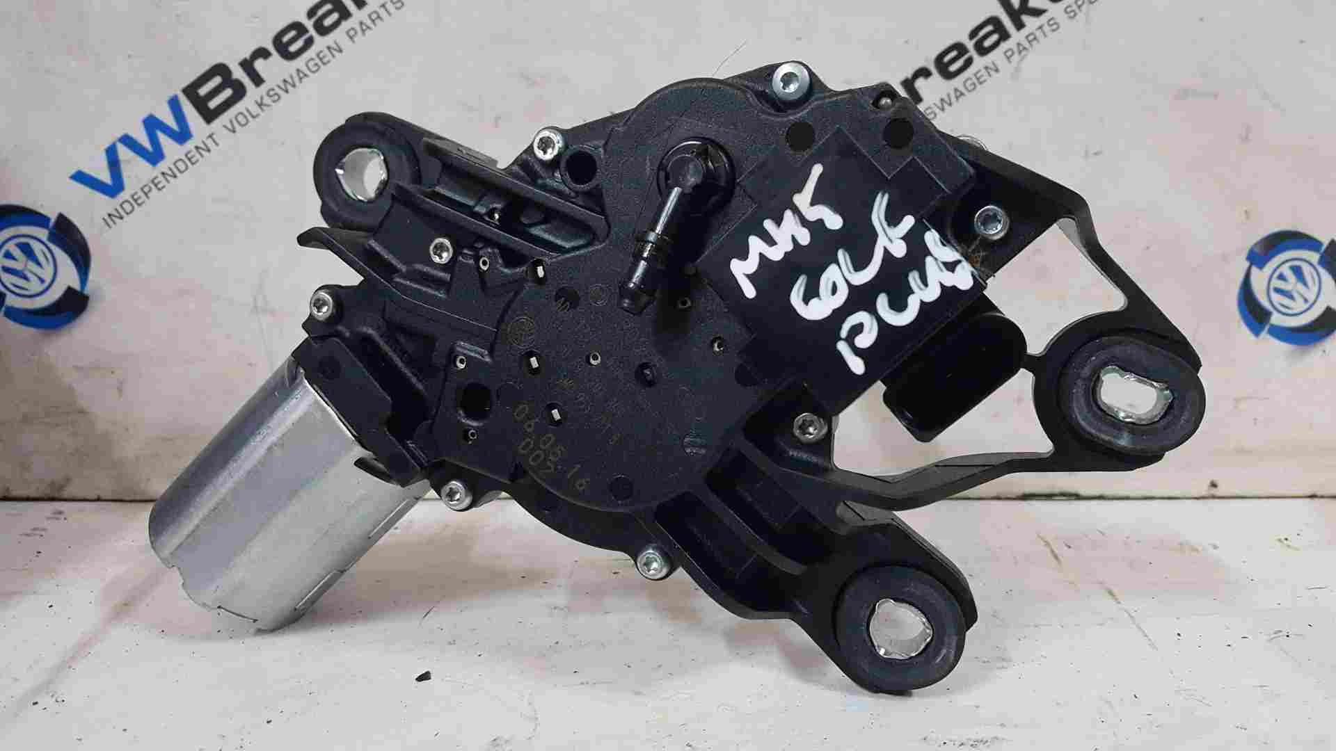 Volkswagen Golf Plus MK5 2003-2009 Drivers OSF Front Windscreen Wiper Motor
