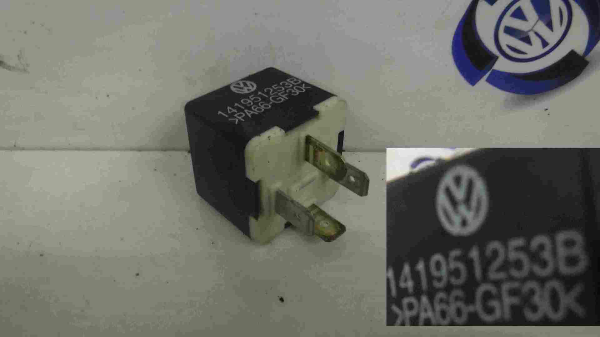 Volkswagen Golf Polo Caddy Transporter Relay Black 141951253b