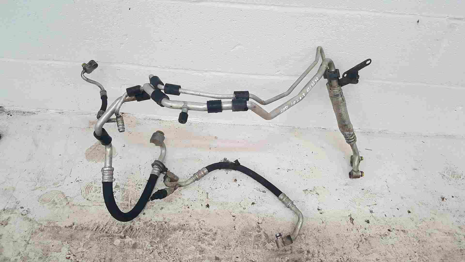 Volkswagen Jetta 20052011 2.0 TDI Aircon Pipes SET Store Used