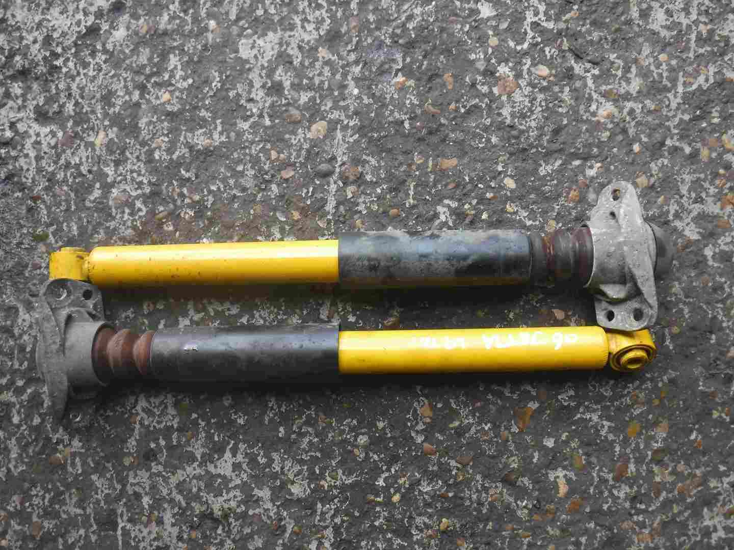 Volkswagen Jetta A5 2005-2011 2.0 TDI Rear Suspension Dampers Shocks Pair