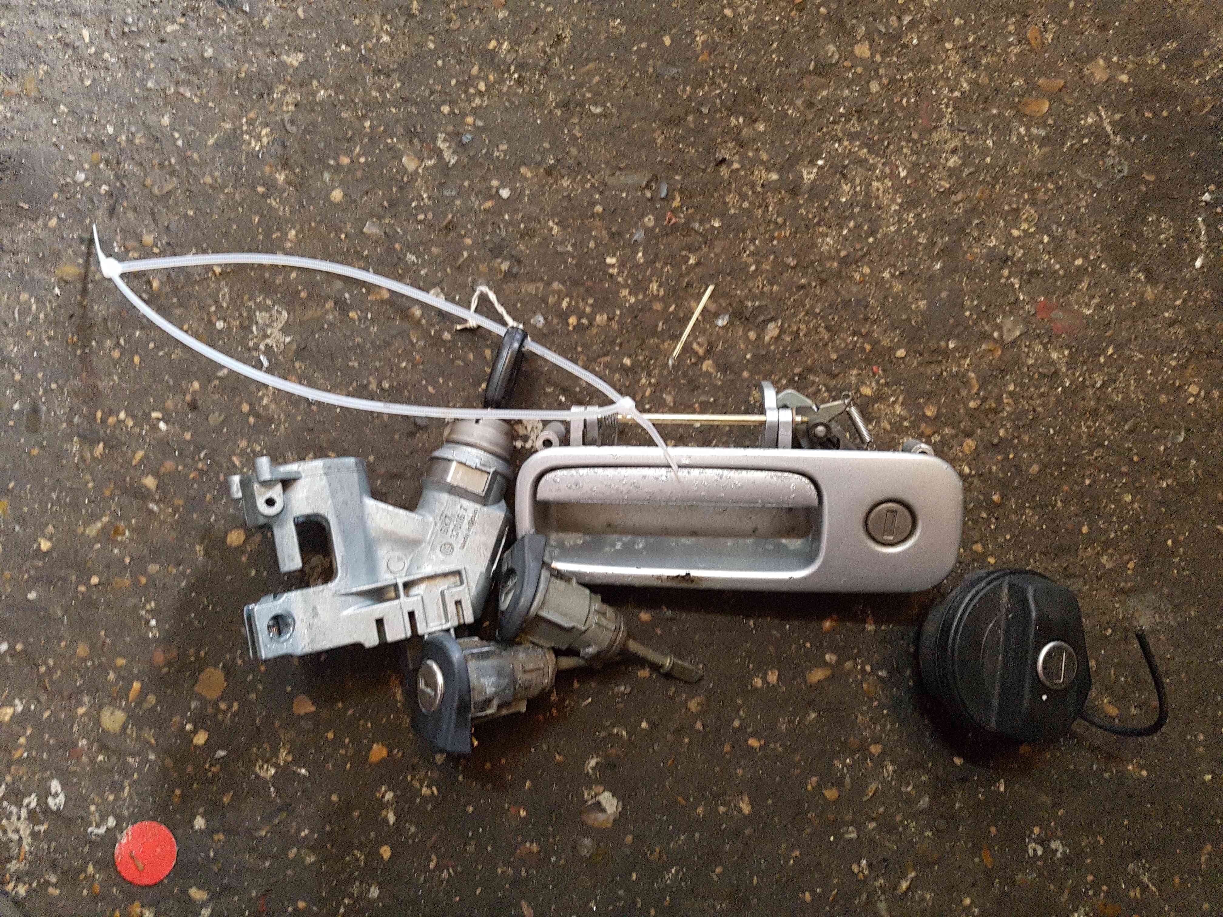 Volkswagen Lupo 1998-2005 Ignition Barrel + Door Barrel + KEY 357905851F