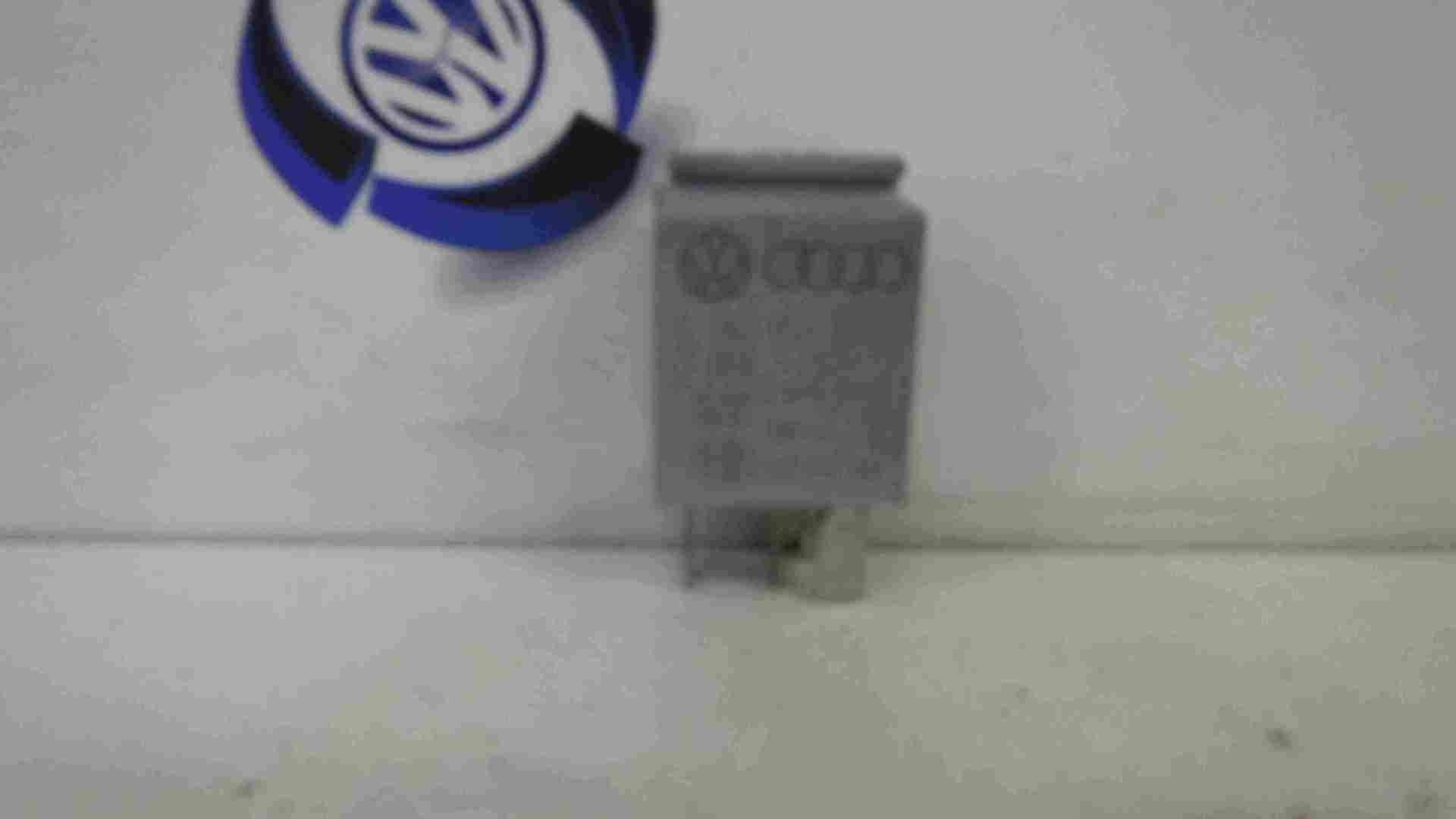 Volkswagen Multi USE Relay Grey 1K0951253