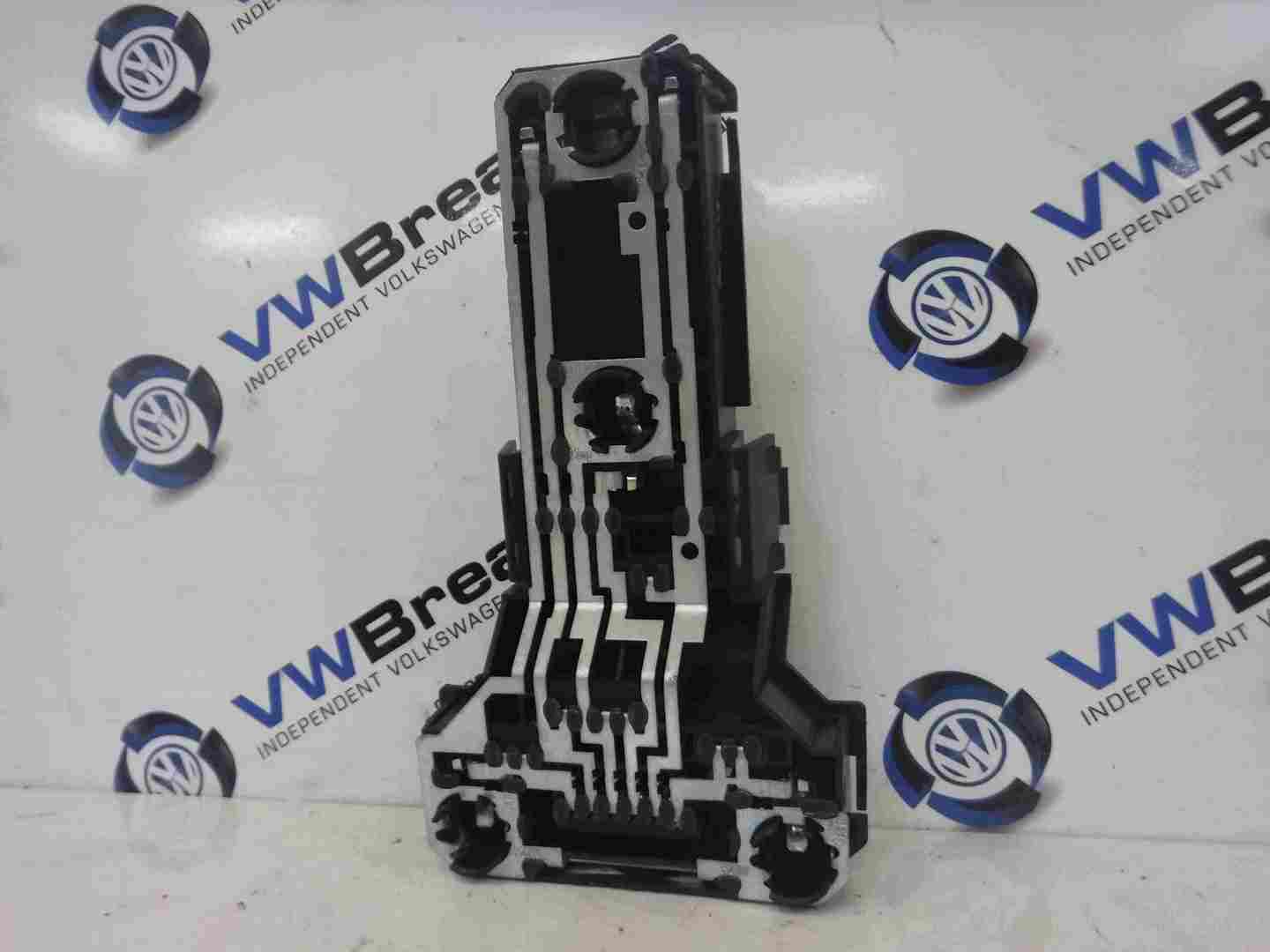 Volkswagen Passat 1996-2000 B5 Passenger NSR Rear Light Bulb Holder White