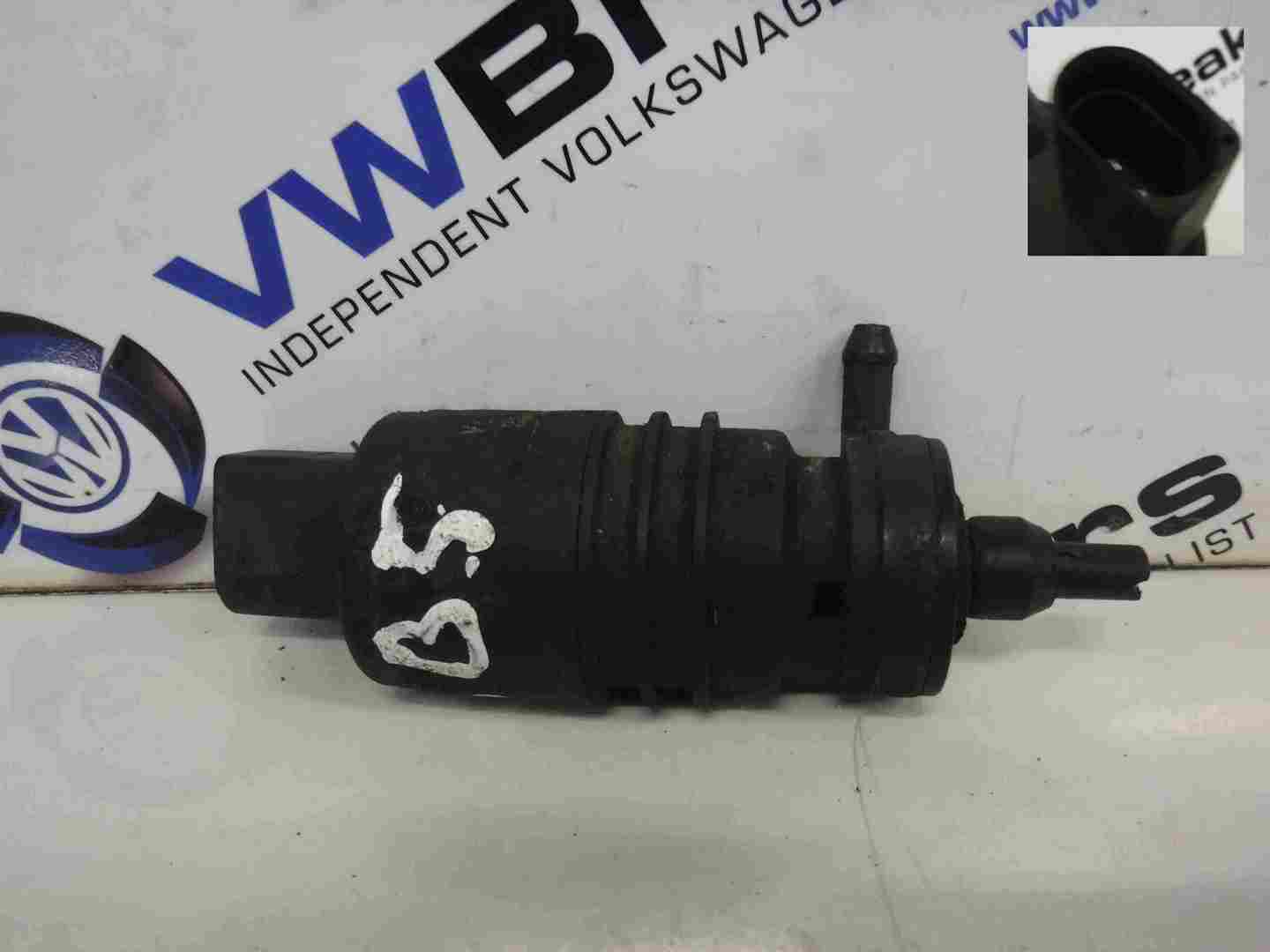Volkswagen Passat 1996-2000 Windscreen Washer Pump Motor