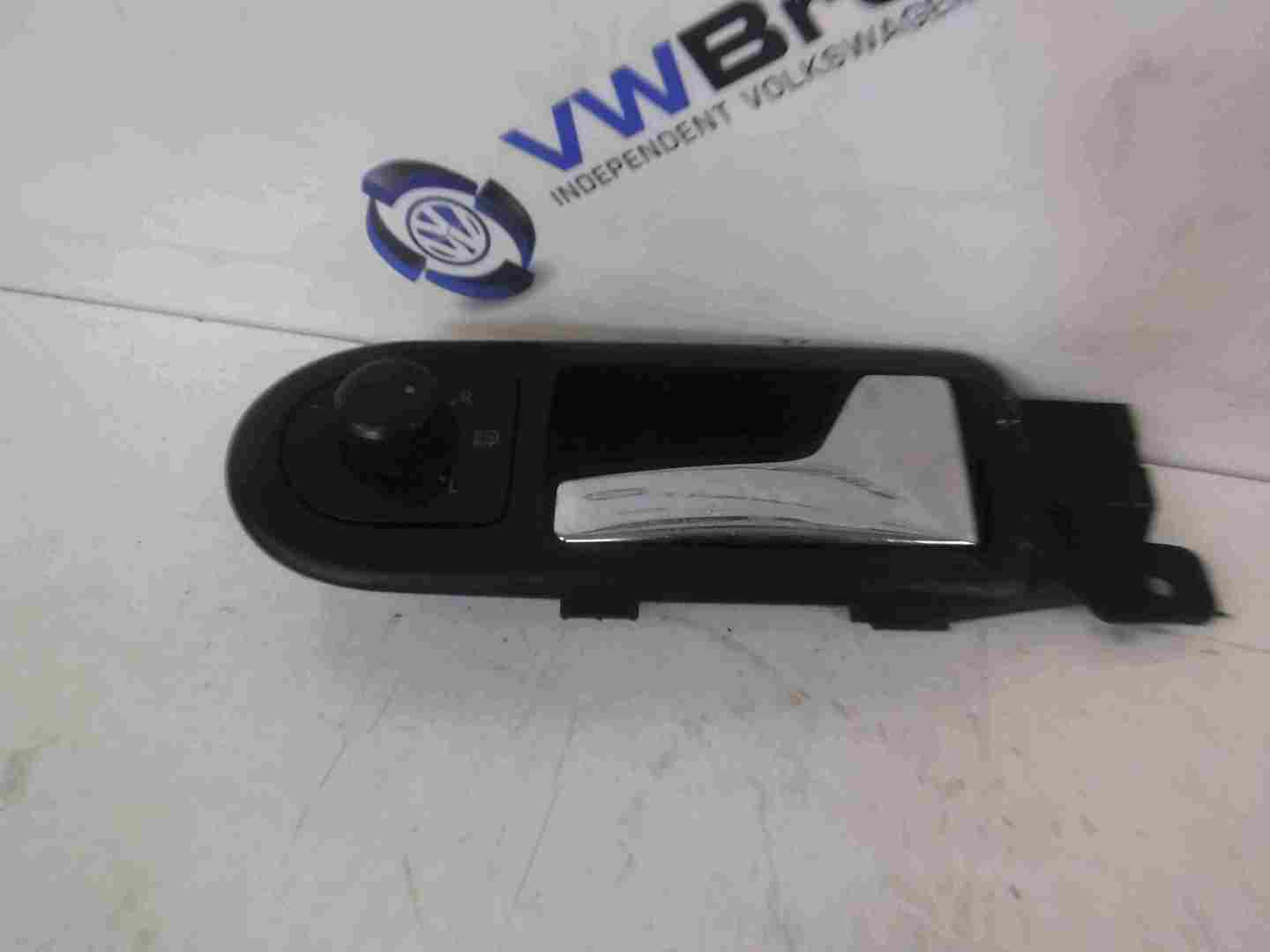 Volkswagen Passat 2001-2005 B5.5 Drivers OSF Front Interior Door Handle + Panel