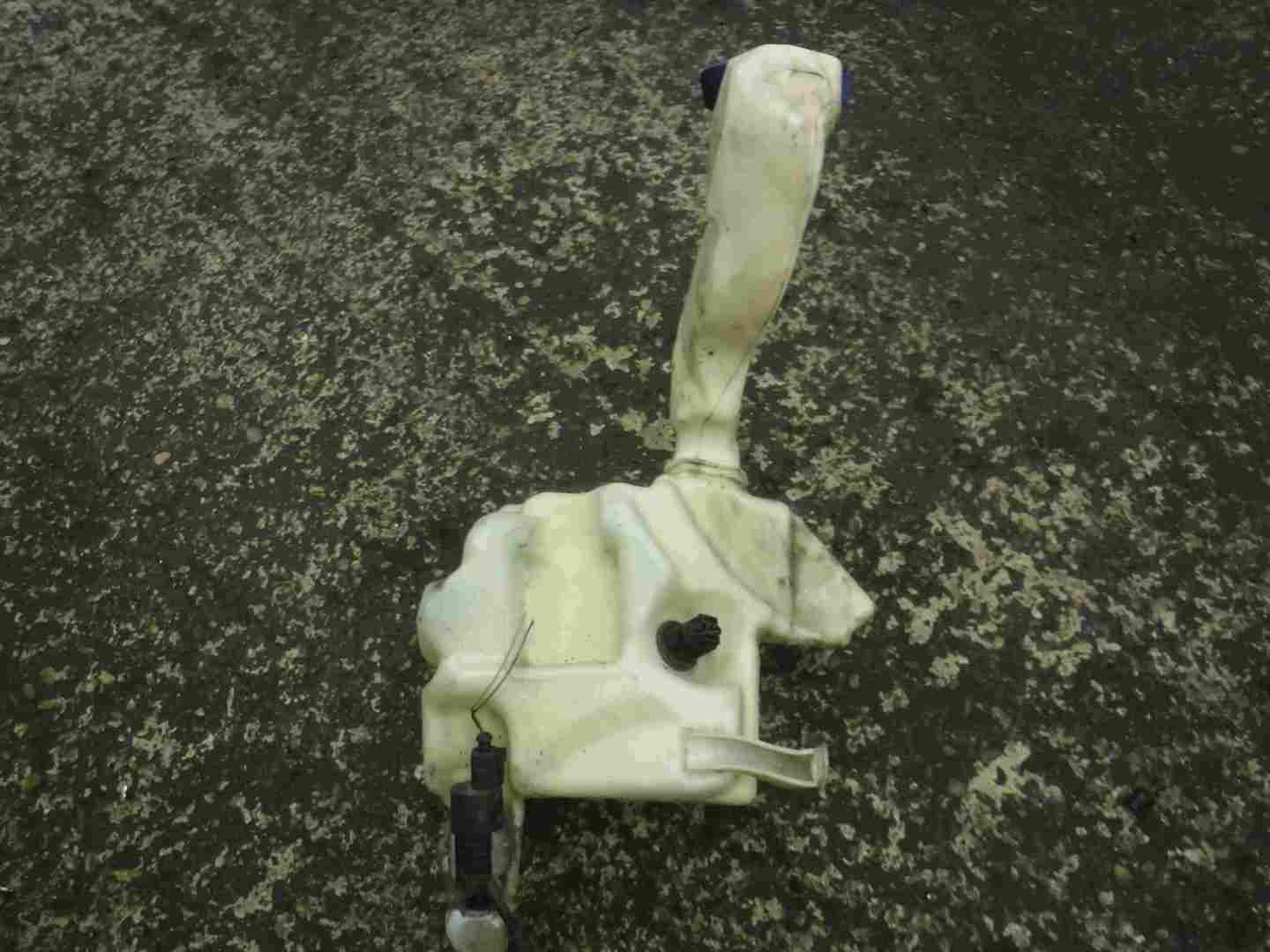 Volkswagen Passat 2001-2005 B5.5 Windscreen Washer Bottle + Pump 3B0955453AD