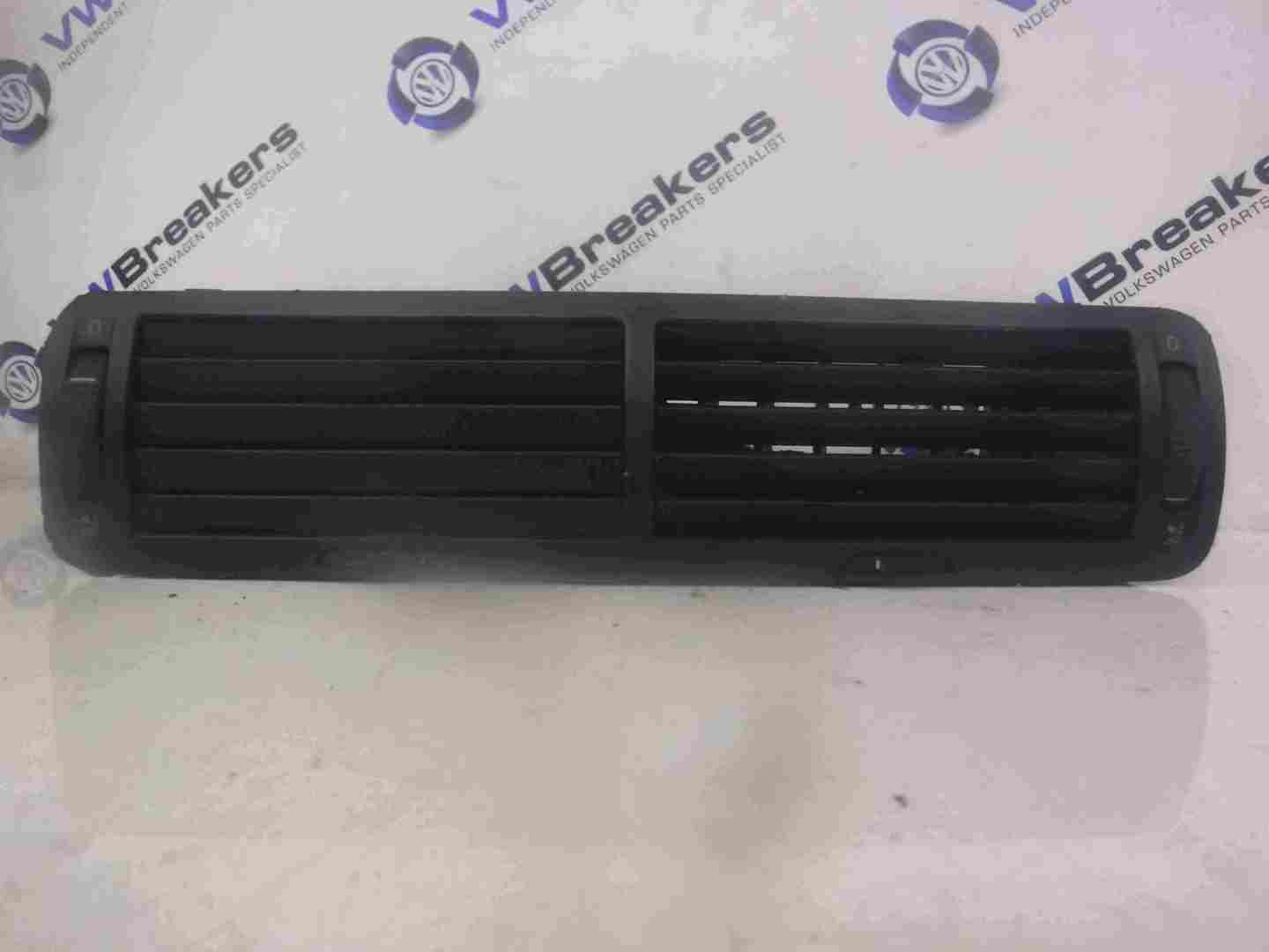 Volkswagen Passat B5 1996-2000 Centre Heater Vents 3B0819728A