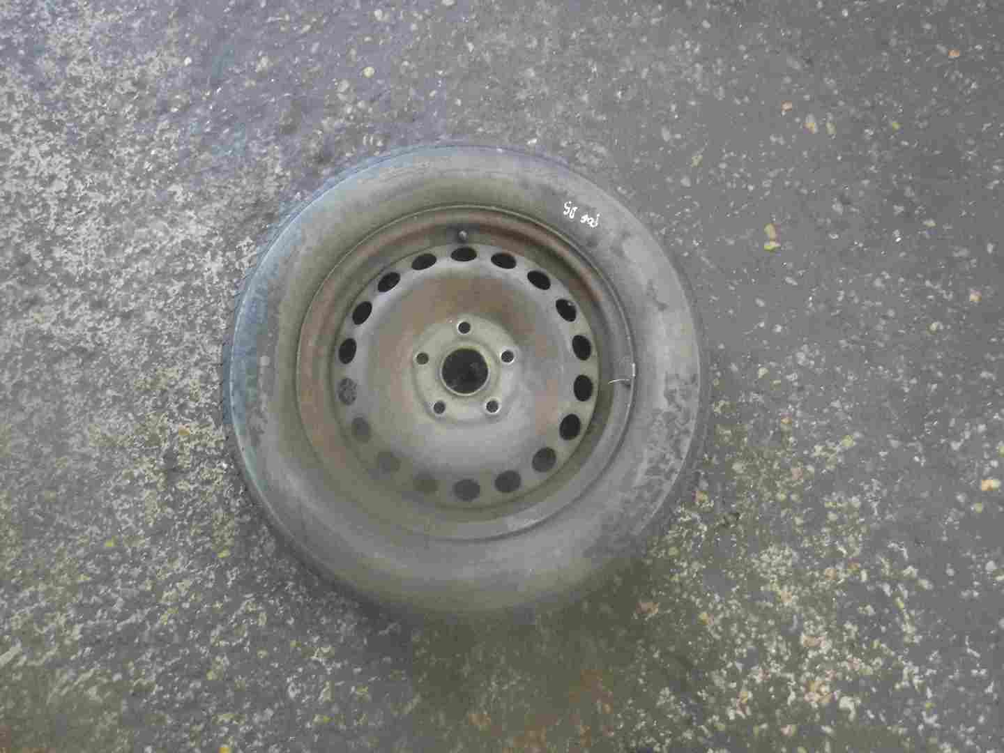 Volkswagen Passat B5 1996-2000 Steel Wheel Rim + Tyre 195 65 15 5mm Tread