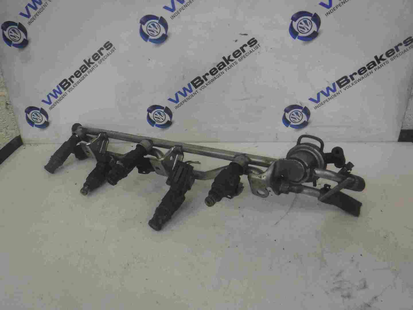 Volkswagen Passat B5.5 2001-2005 2.3 V5 Fuel Injectors   Rail AZX 066133315D