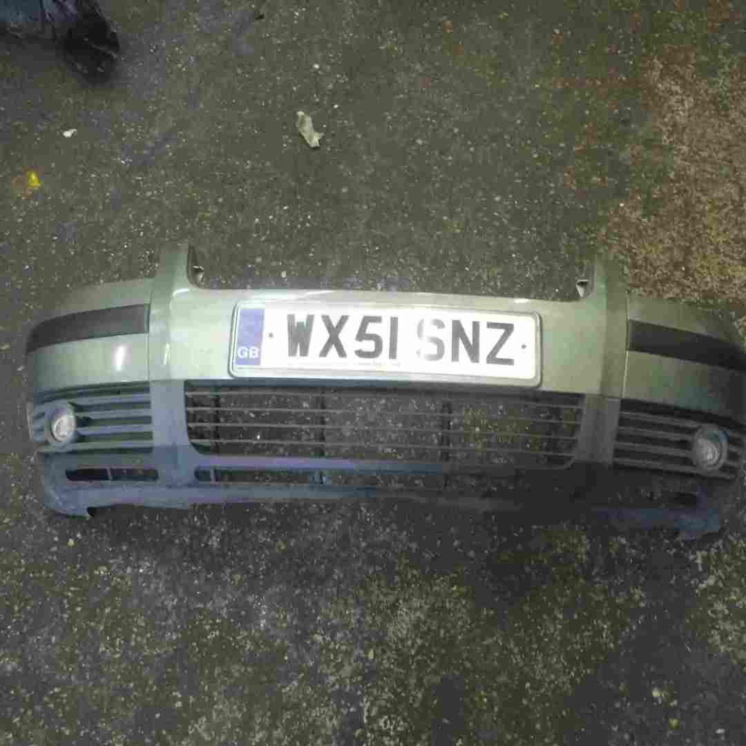 Volkswagen Passat B5.5 2001-2005 Front Bumper Green LA6W