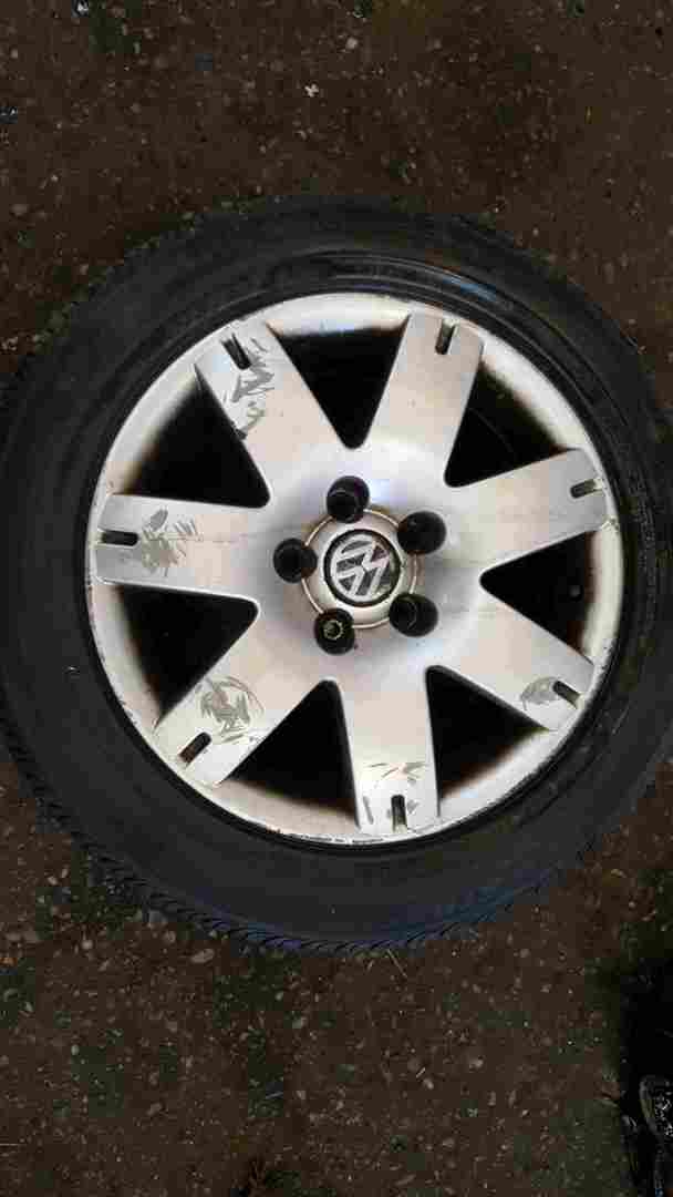 Volkswagen Passat B5.5 2001-2005 Italien Alloy Wheel + Tyre 205 55 16 5mm