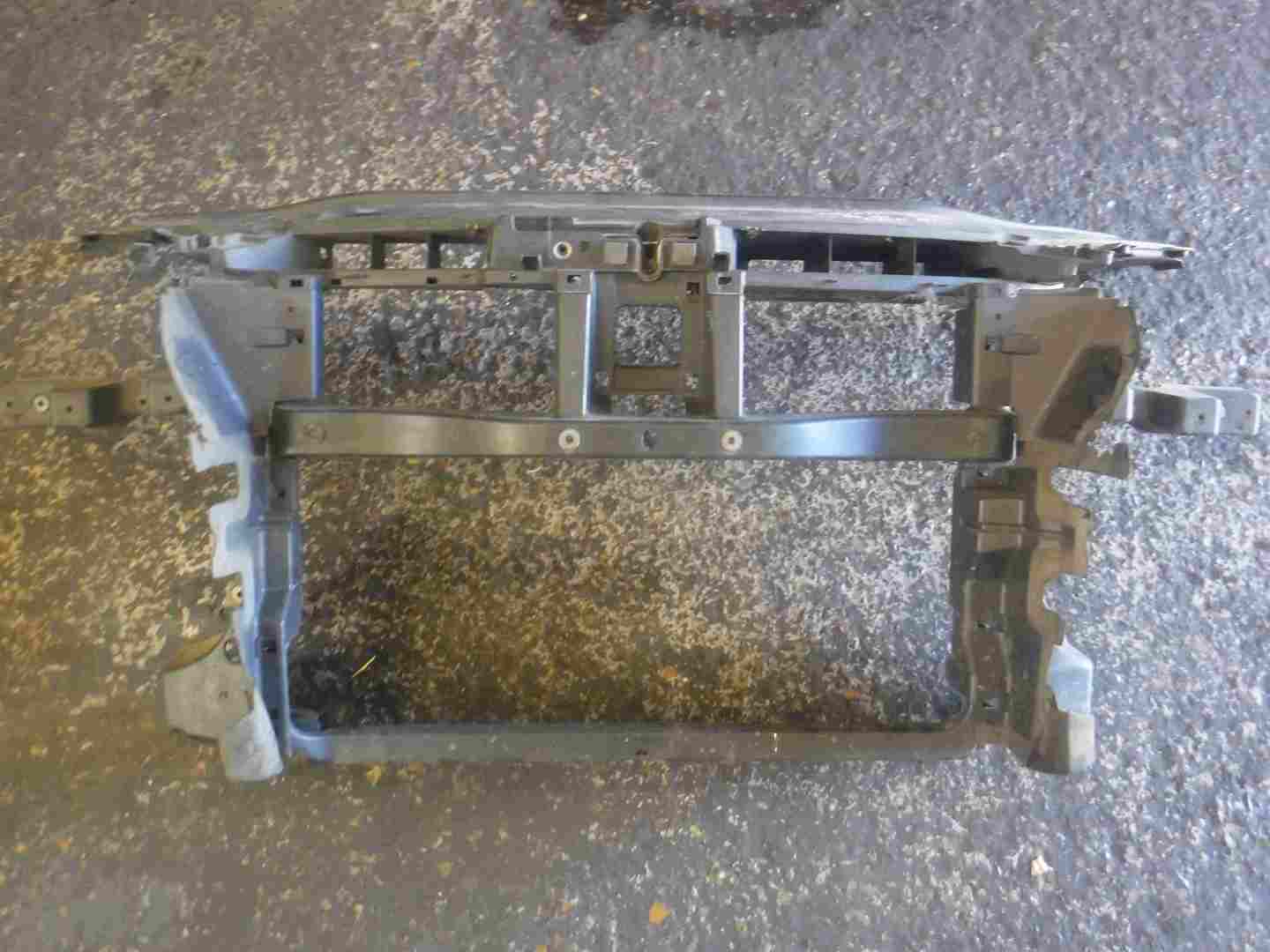 Volkswagen Passat B6 2005-2010 2.0 tDi Front Slam Panel Plastic 3C0805594D