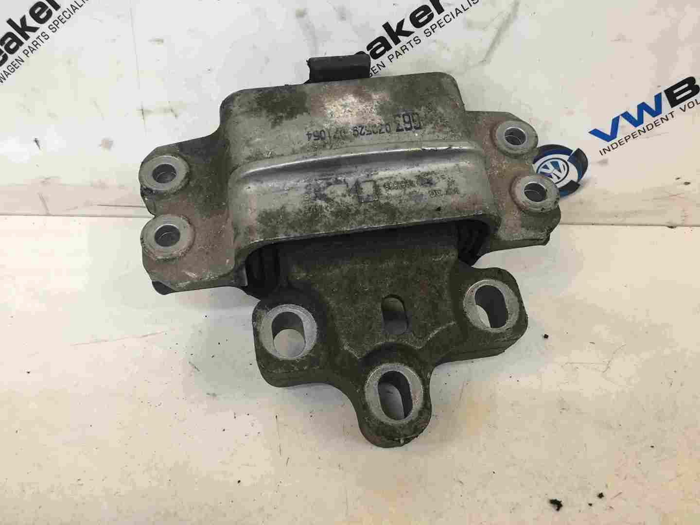 Volkswagen Passat B6 2005-2010 2.0 TDi Passenger NS Engine Mount 3C0199555
