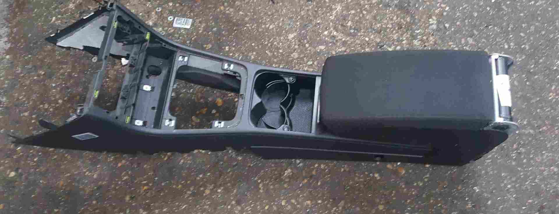 Volkswagen Passat B6 2005-2010 Centre Console Arm Rest Cup Holders 3C0863319J