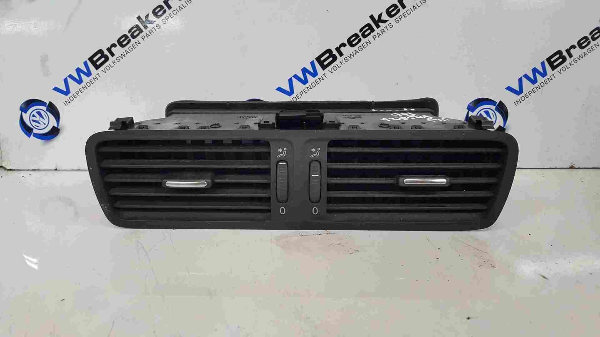 Volkswagen Passat B6 2005-2010 Centre Heater Vents 3C2819728D