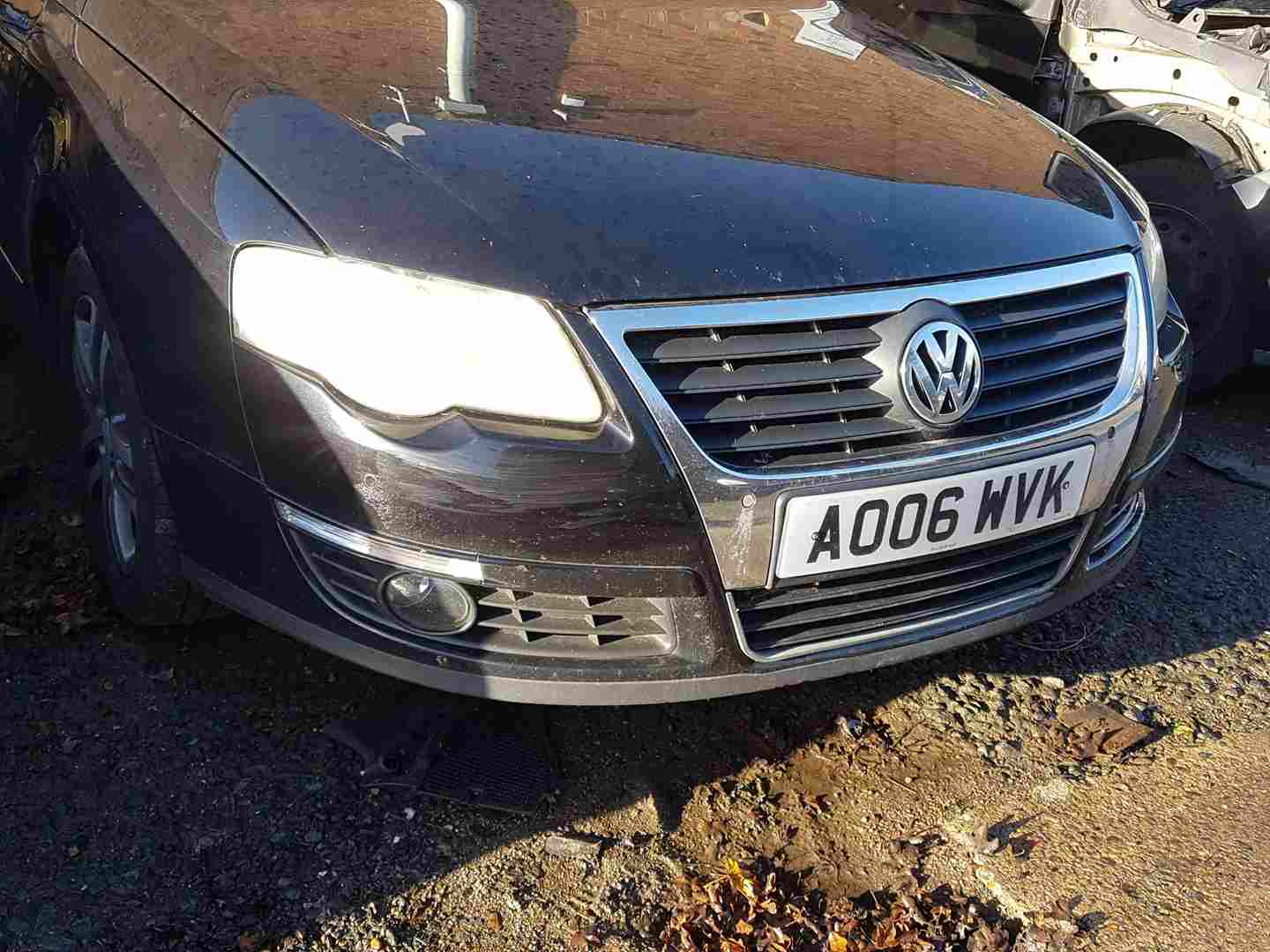 Volkswagen Passat B6 2005-2010 Front Bumper + Grill Black Lc9x + Parking Sensors