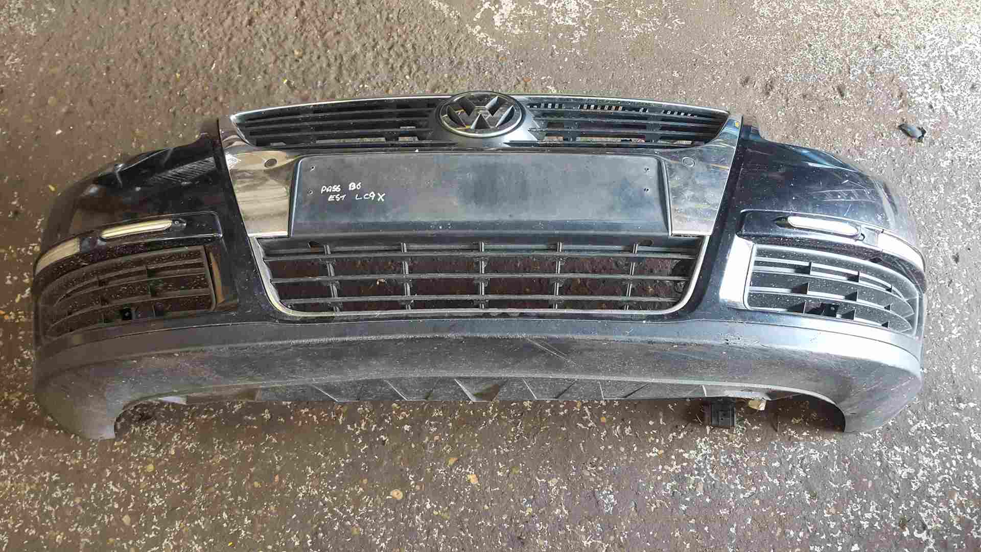 Volkswagen Passat B6 2005-2010 Front Bumper Black Lc9x + Parking Sensors