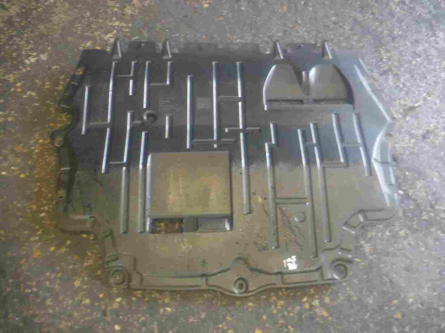Volkswagen Passat B6 2005-2010 Front Undertray Engine Drip Tray 3C0825237E