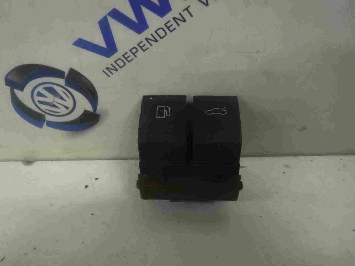 Volkswagen Passat B6 2005-2010 Petrol Boot Open Button Switches