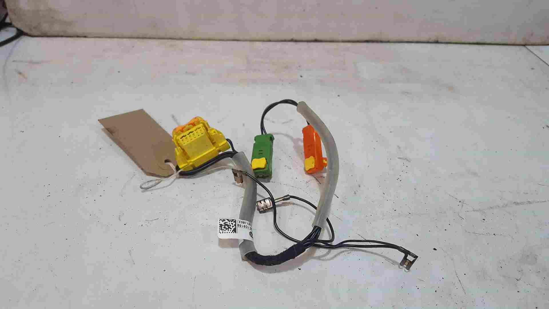 Volkswagen Passat B6 2005-2010 Steering Wheel Wiring Harness Loom 1K0971584k