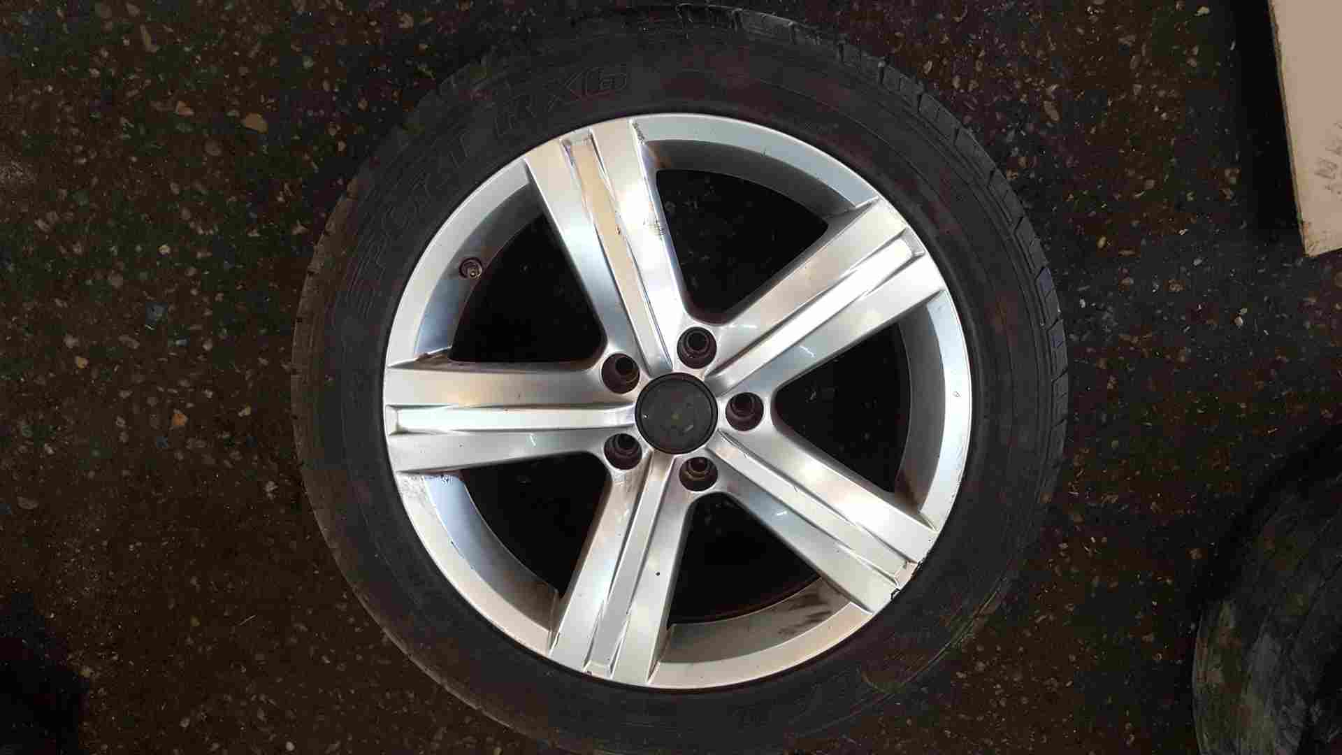 Volkswagen Passat B7 2010-2015 Alloy Wheel 17Inch + 235 45 17 6Mm 3Aa601025e 4/5