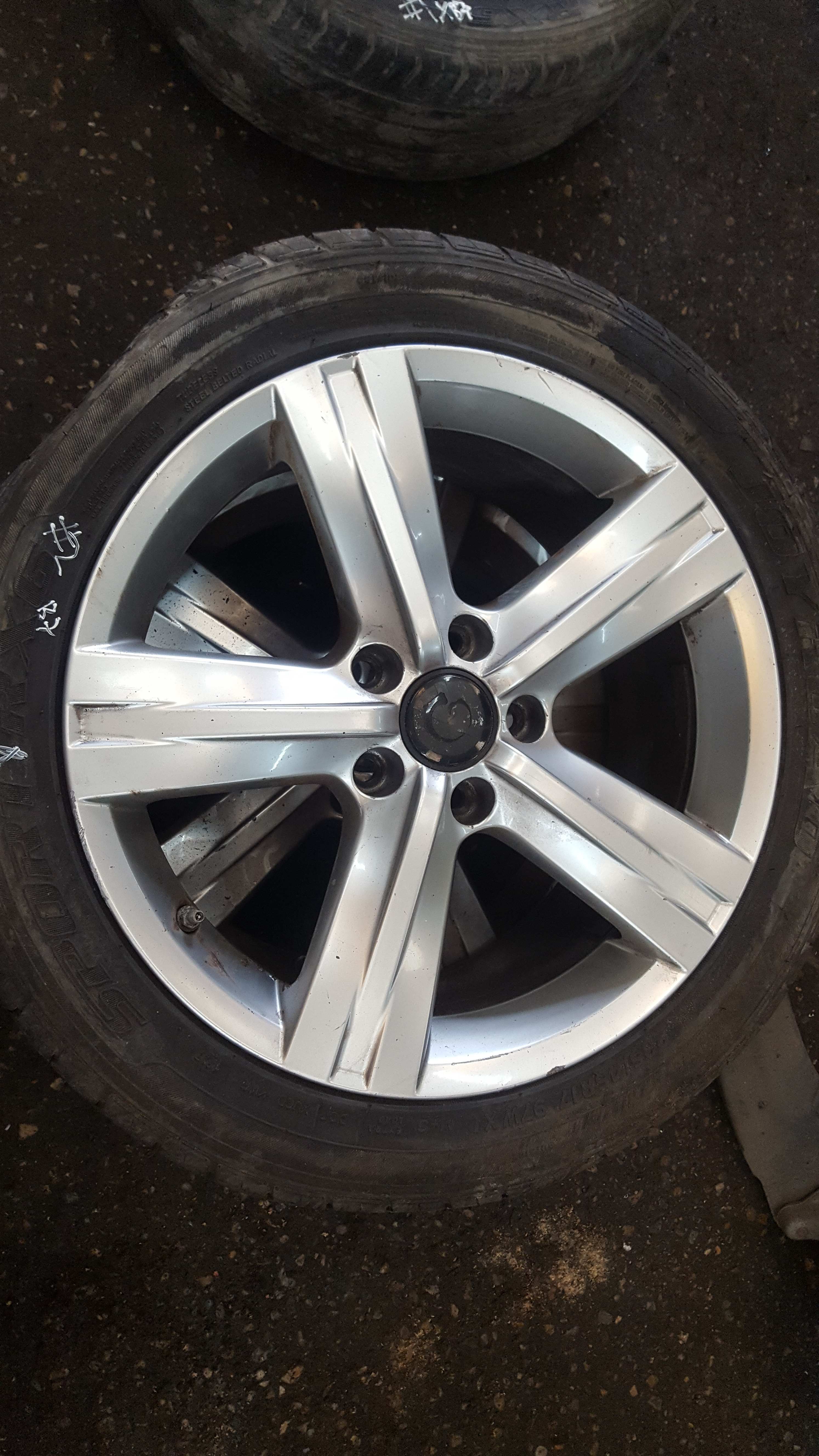 Volkswagen Passat B7 2010-2015 Alloy Wheel 17Inch 3Aa601025e 2 35
