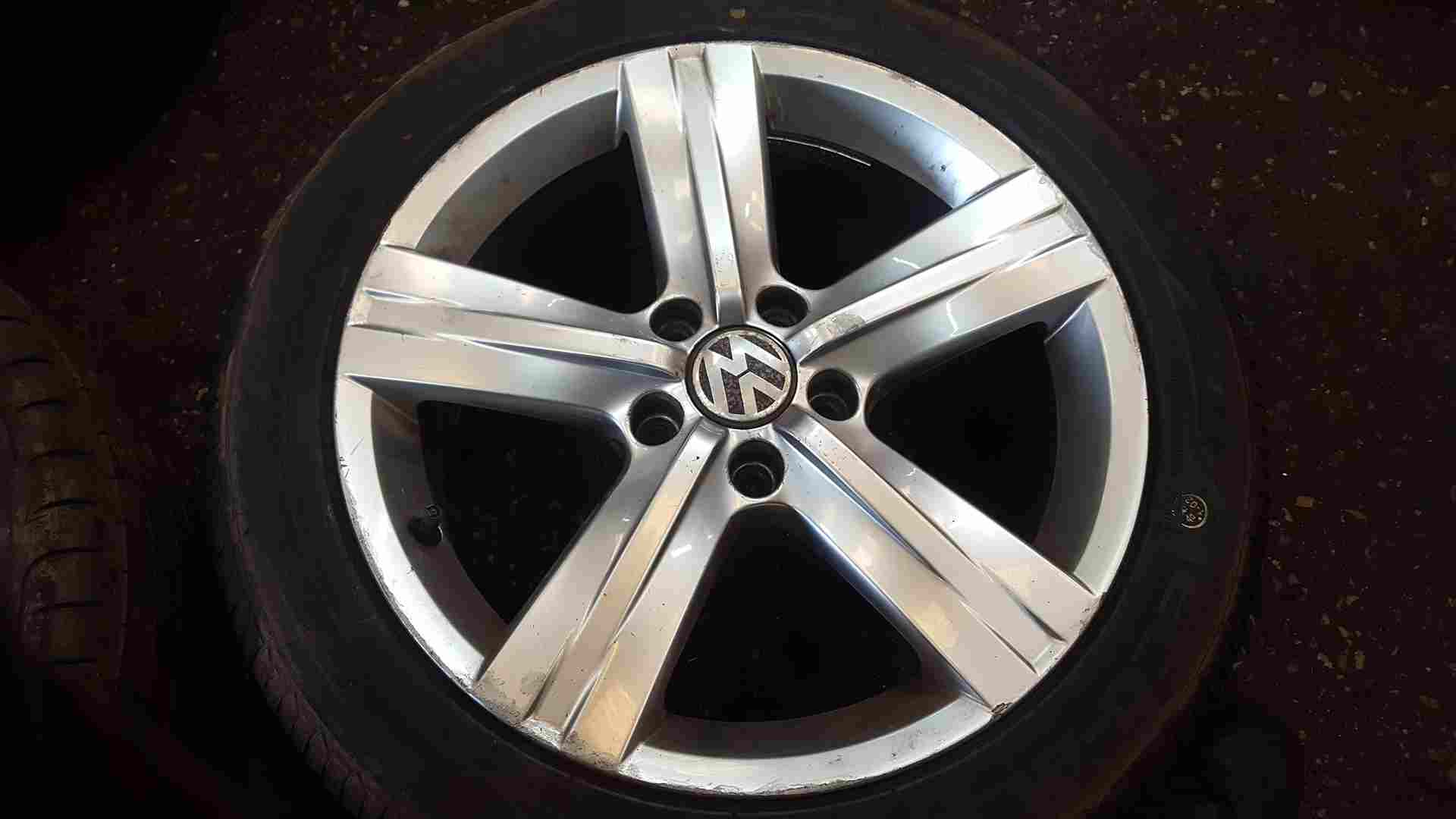 Volkswagen Passat B7 2010-2015 Alloy Wheel 17Inch 3Aa601025e 3 3/5 235 45 17 5MM