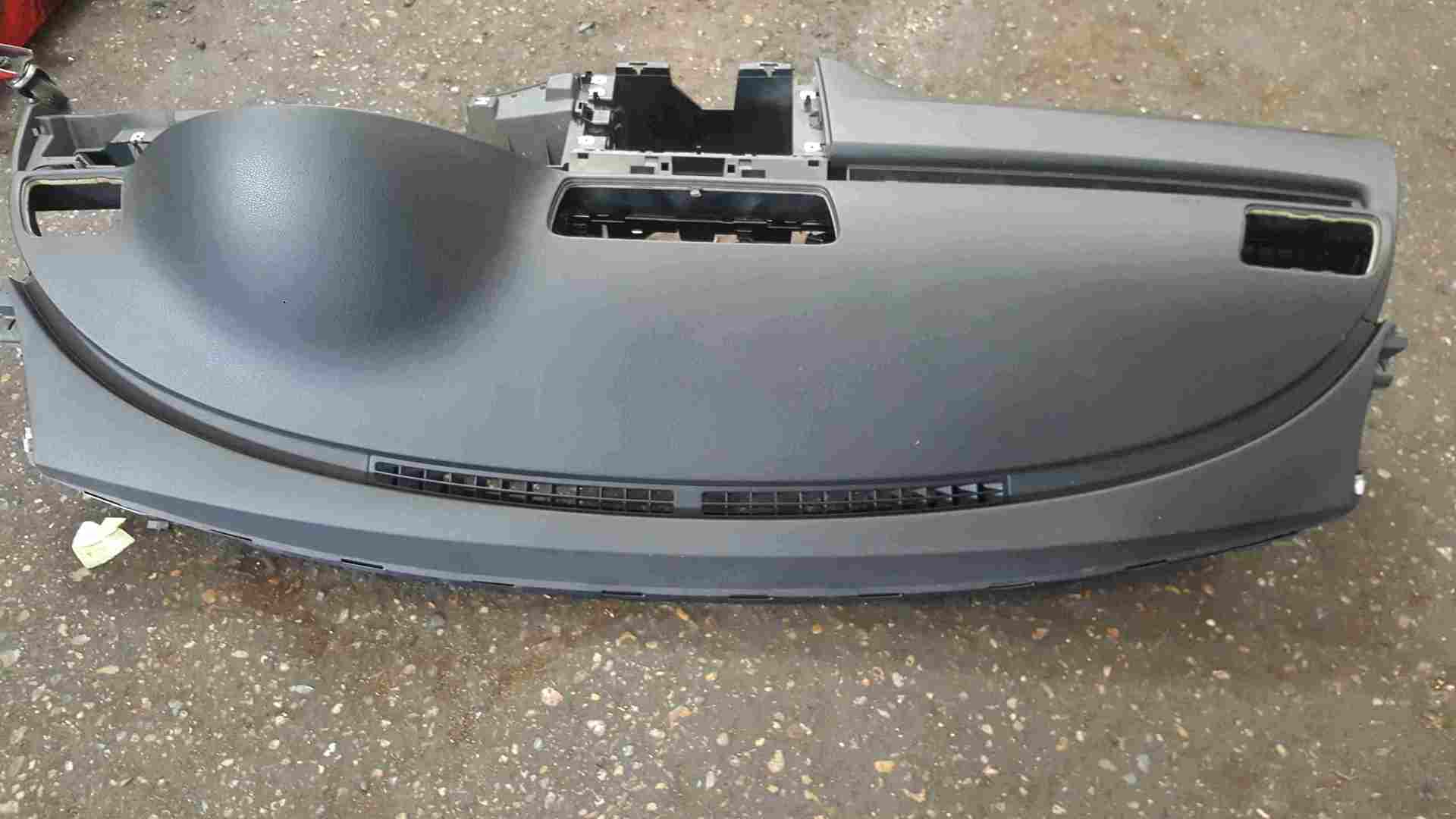 Volkswagen Passat B7 2010-2015 Bag Main Dashboard Air