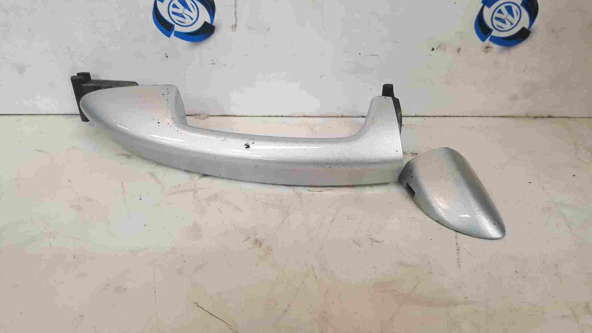 Volkswagen Passat B7 2010-2015 Drivers OSR Rear Door Handle Silver La7W